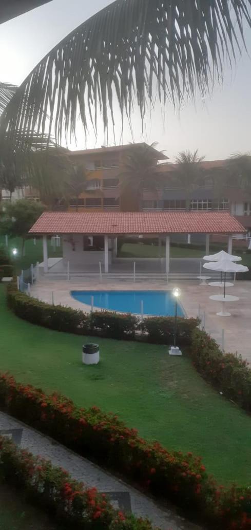 Ap por temporada com 2 quartos e uma suíte , excelente área de lazer, Praia do Futuro, condomínio Cartier-Fortaleza