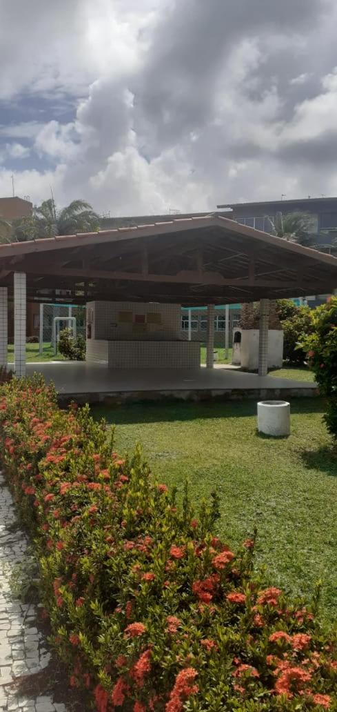 Ap por temporada com 2 quartos e uma suíte , excelente área de lazer, Praia do Futuro, condomínio Cartier-Fortaleza