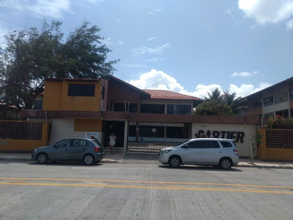 Ap por temporada com 2 quartos e uma suíte , excelente área de lazer, Praia do Futuro, condomínio Cartier-Fortaleza