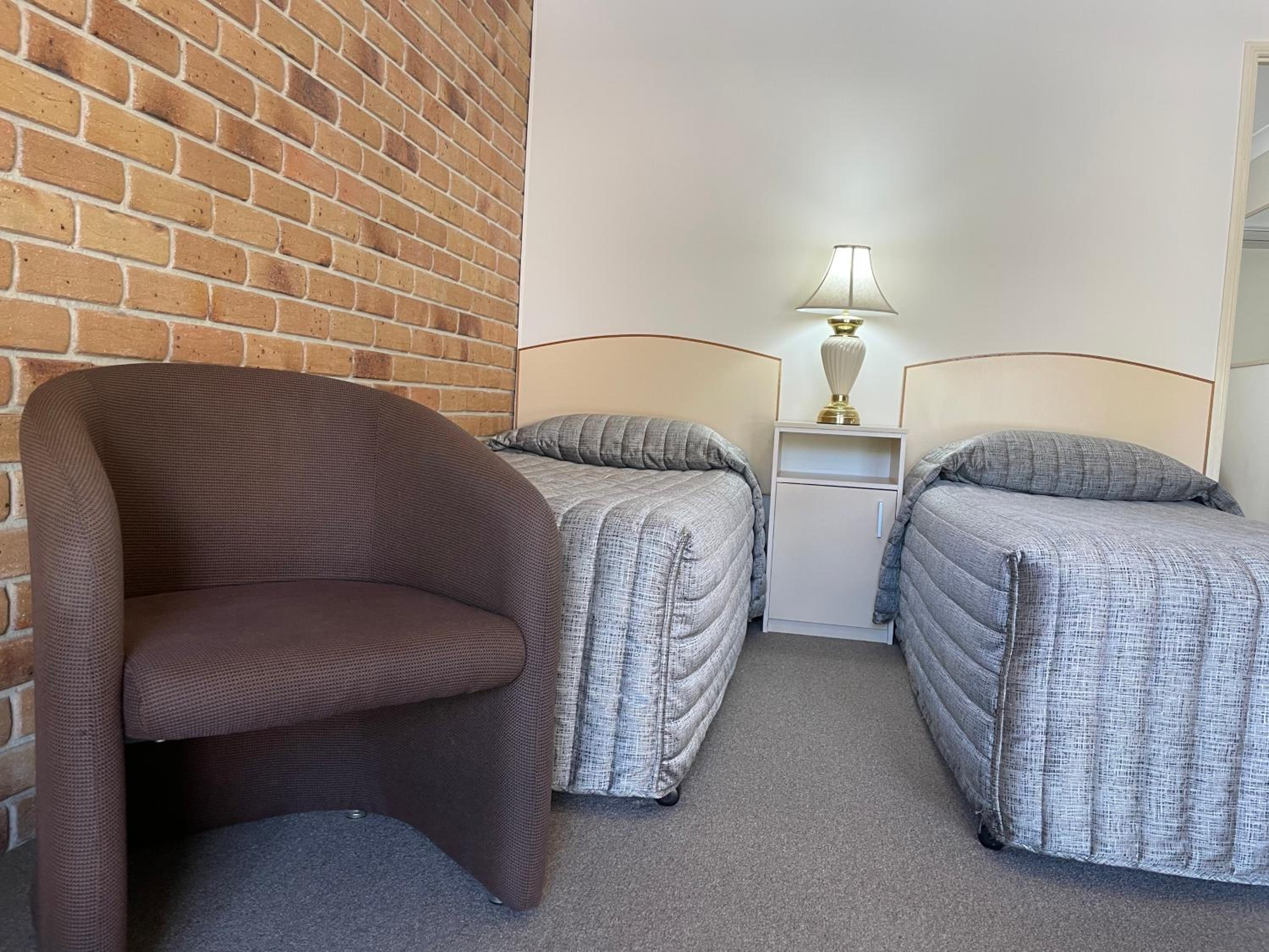 Crows Nest Motel