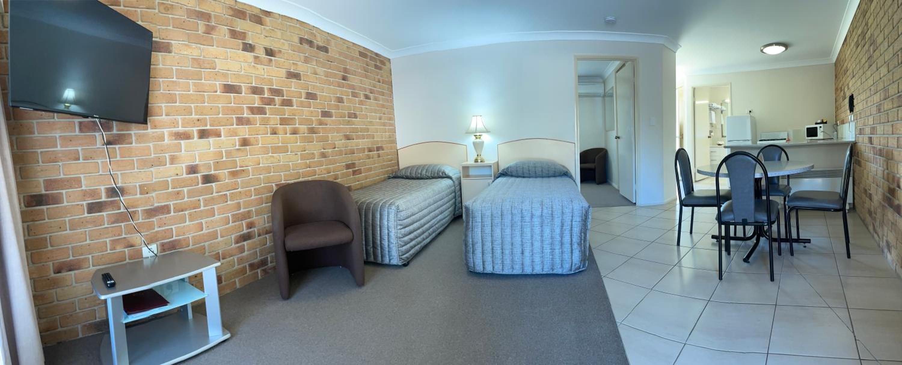 Crows Nest Motel
