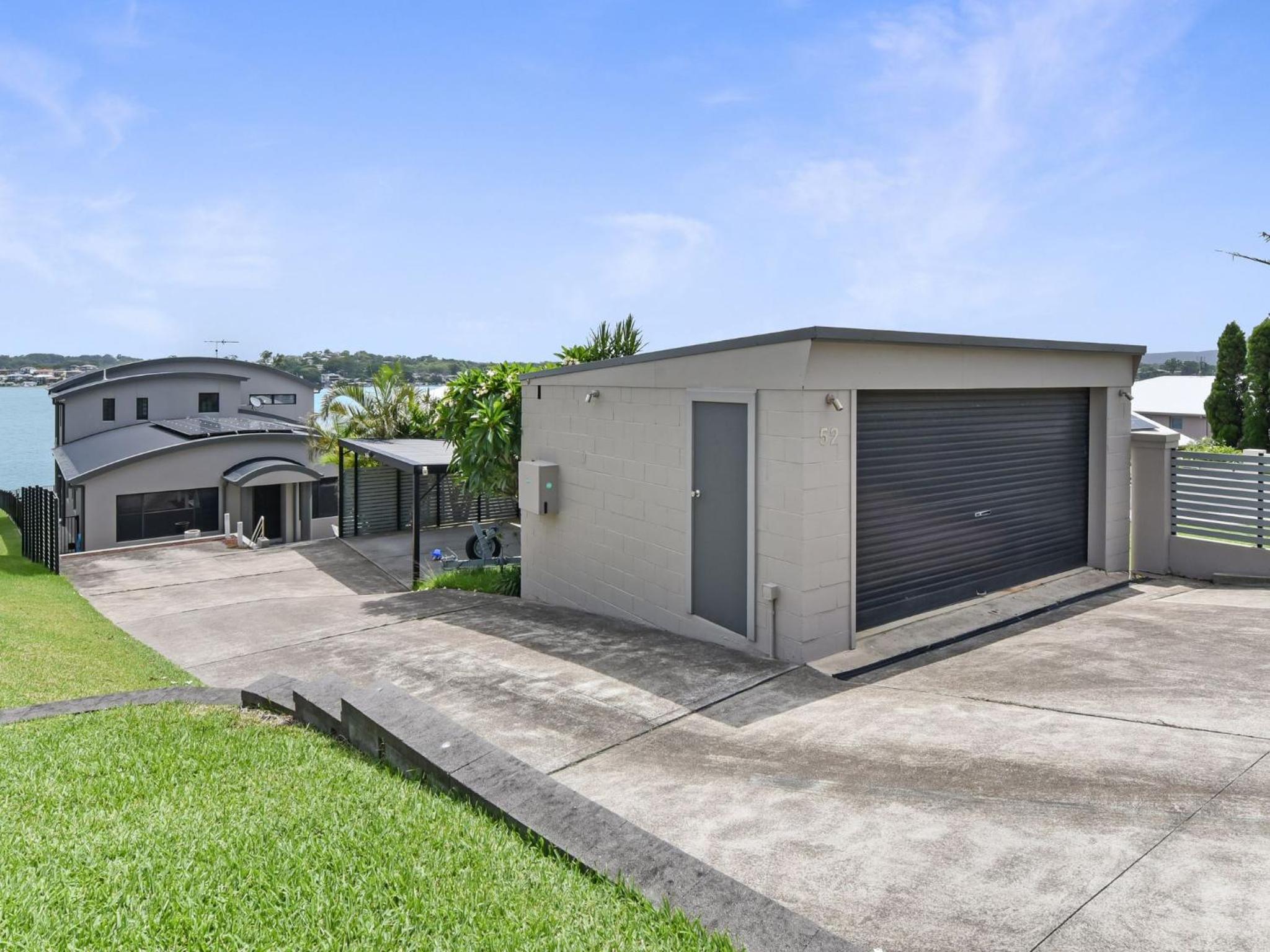 Sealand Lake House Stunning Absolute Waterfront