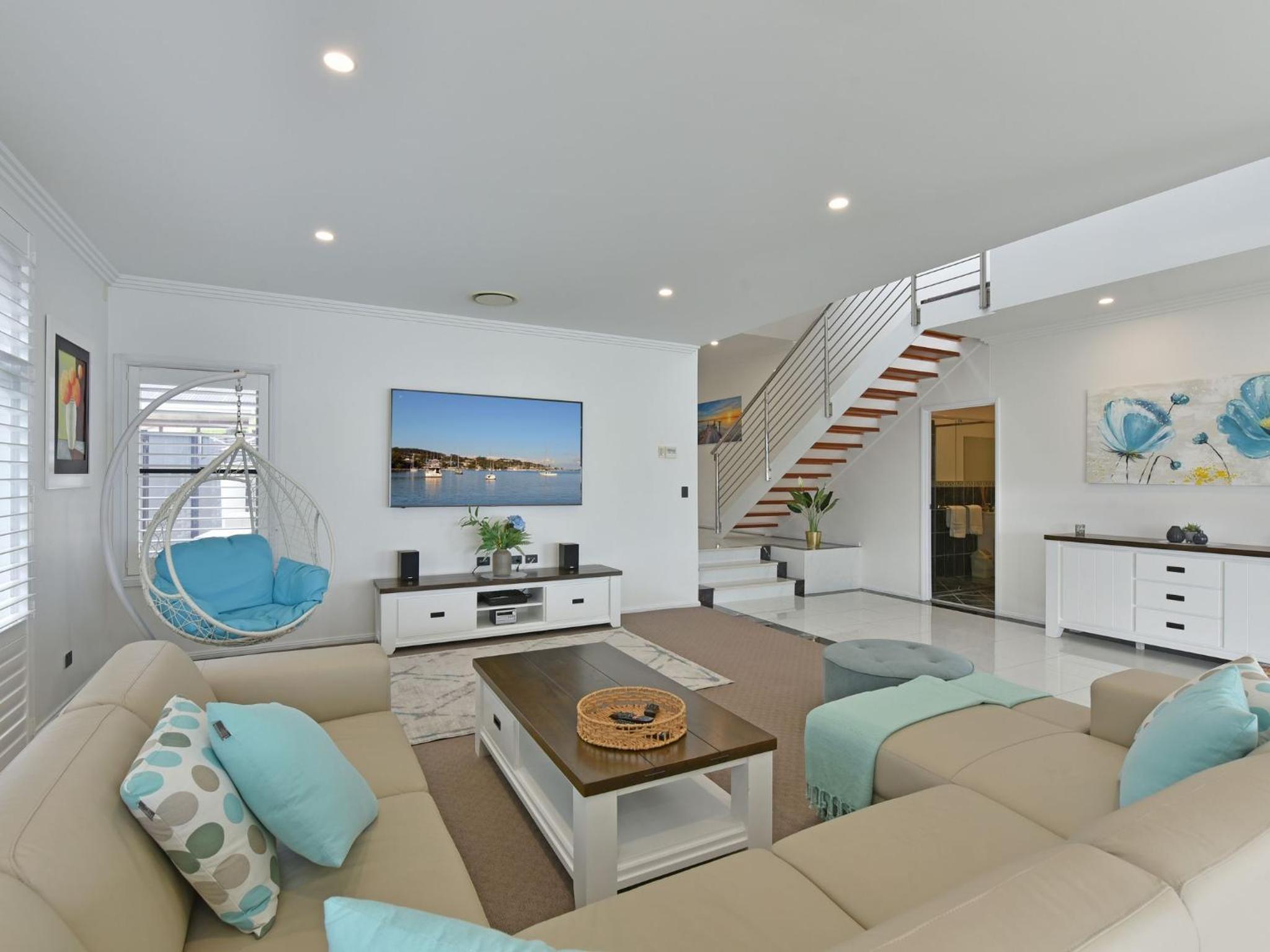 Sealand Lake House Stunning Absolute Waterfront