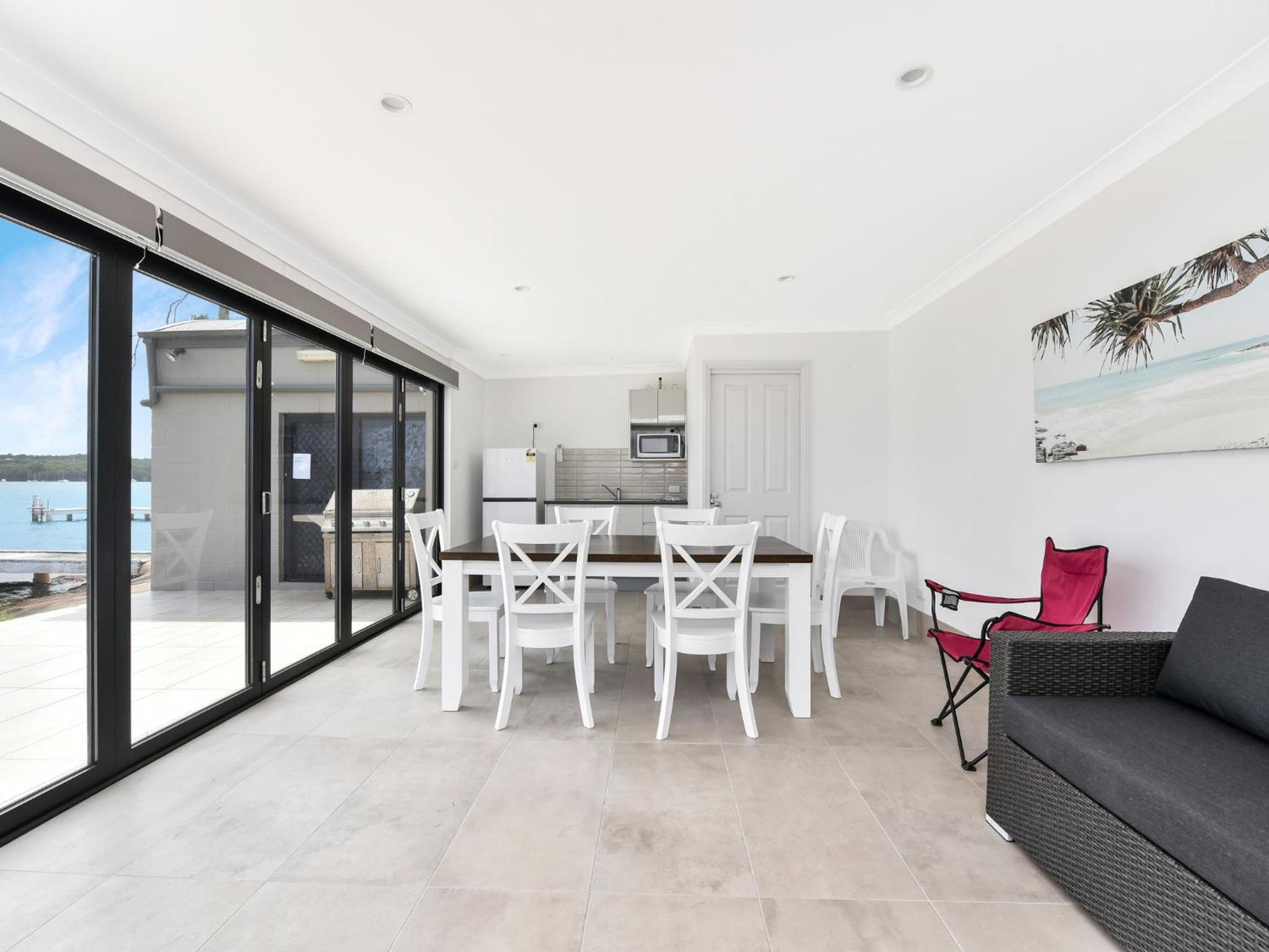 Sealand Lake House Stunning Absolute Waterfront