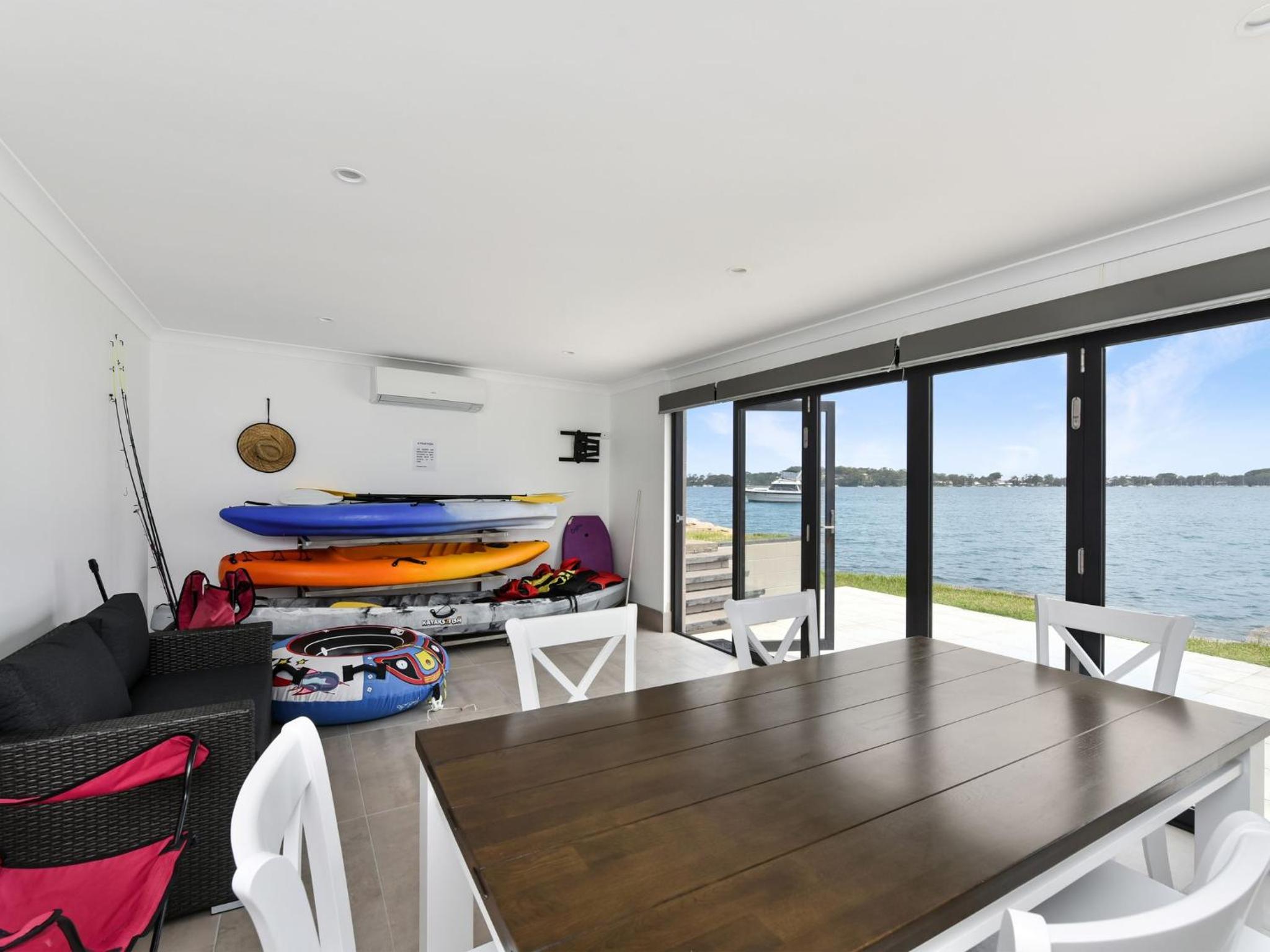 Sealand Lake House Stunning Absolute Waterfront