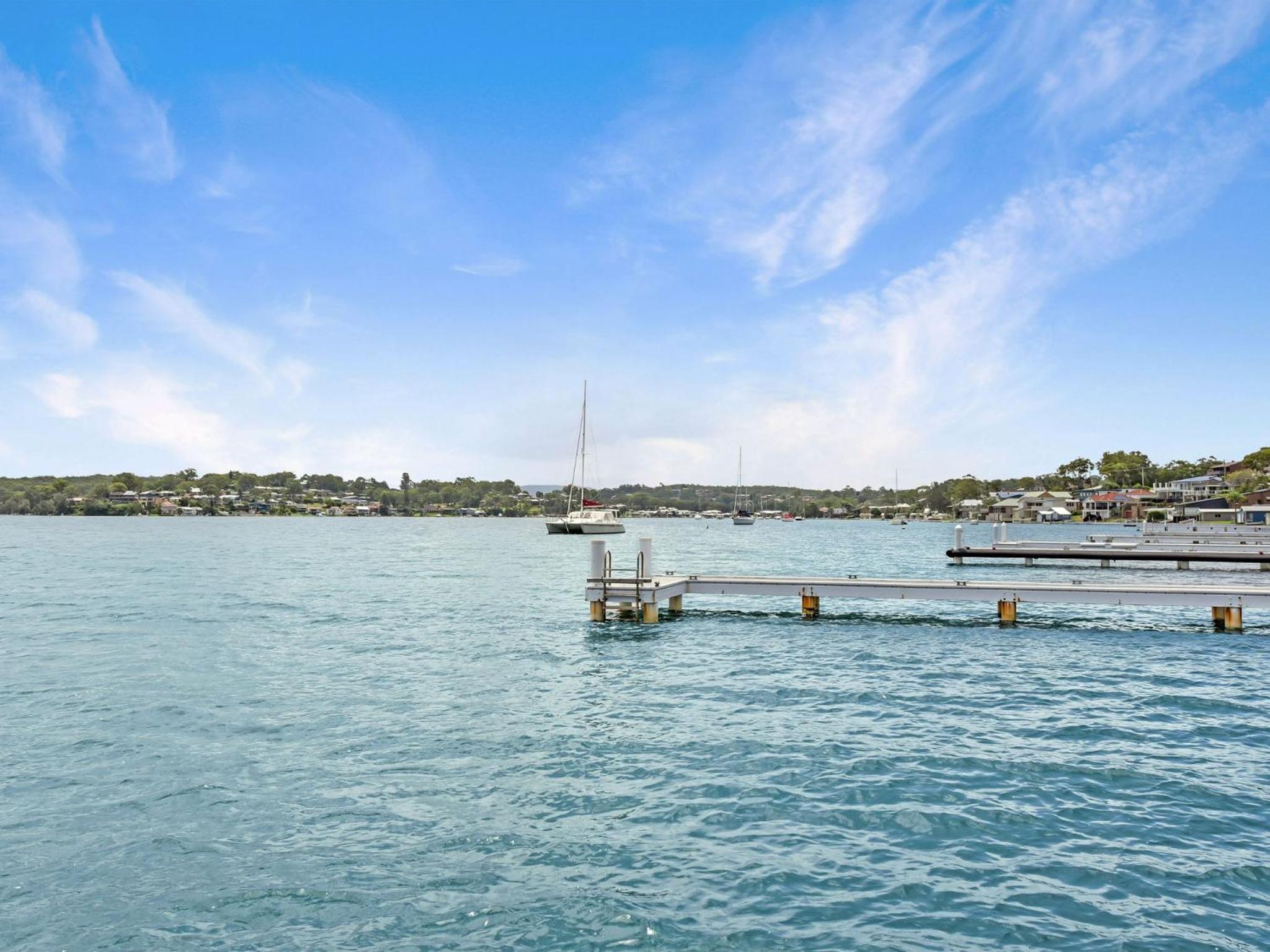 Sealand Lake House Stunning Absolute Waterfront