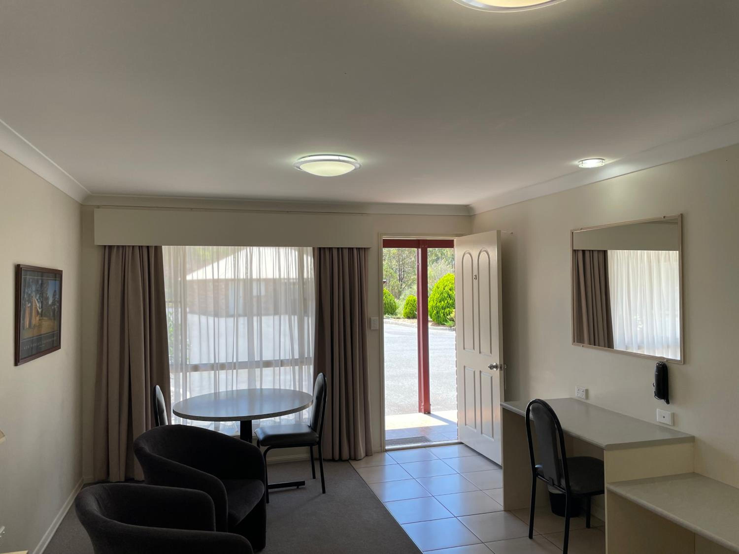 Crows Nest Motel