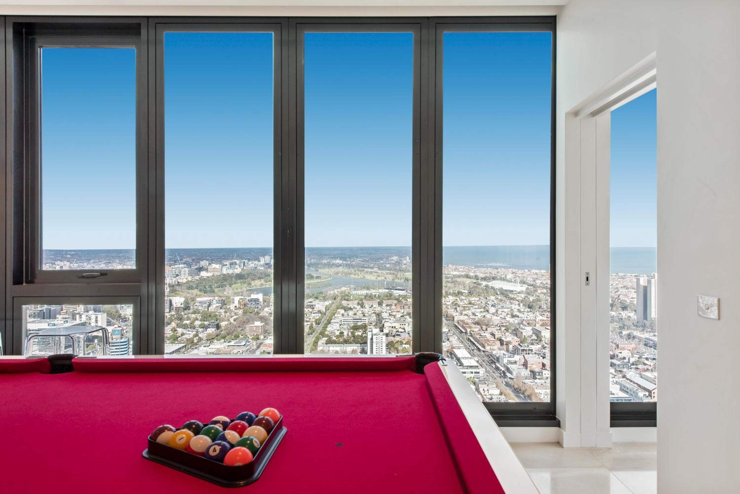 Melbourne City Apartments Panoramic Skyview Penthouse - Image 5