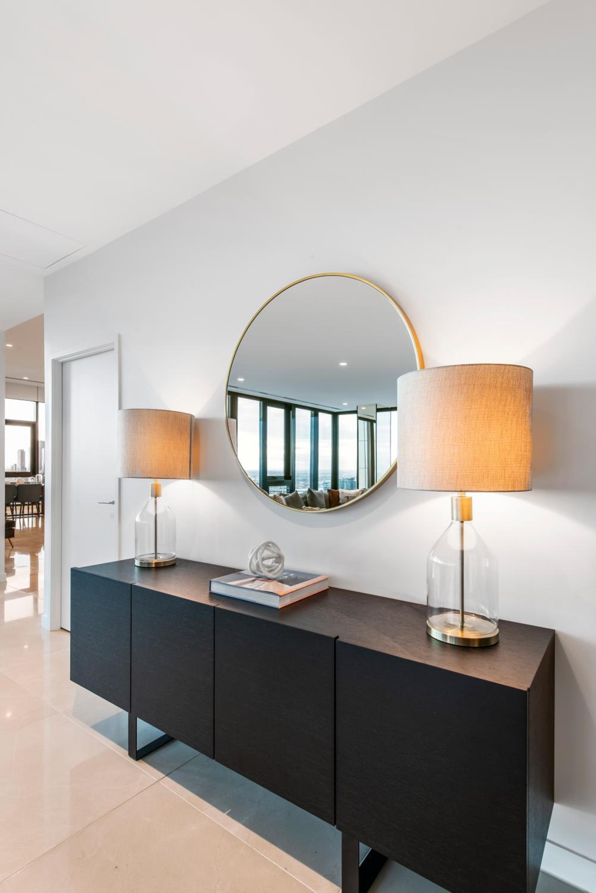 Melbourne City Apartments Panoramic Skyview Penthouse - Image 2