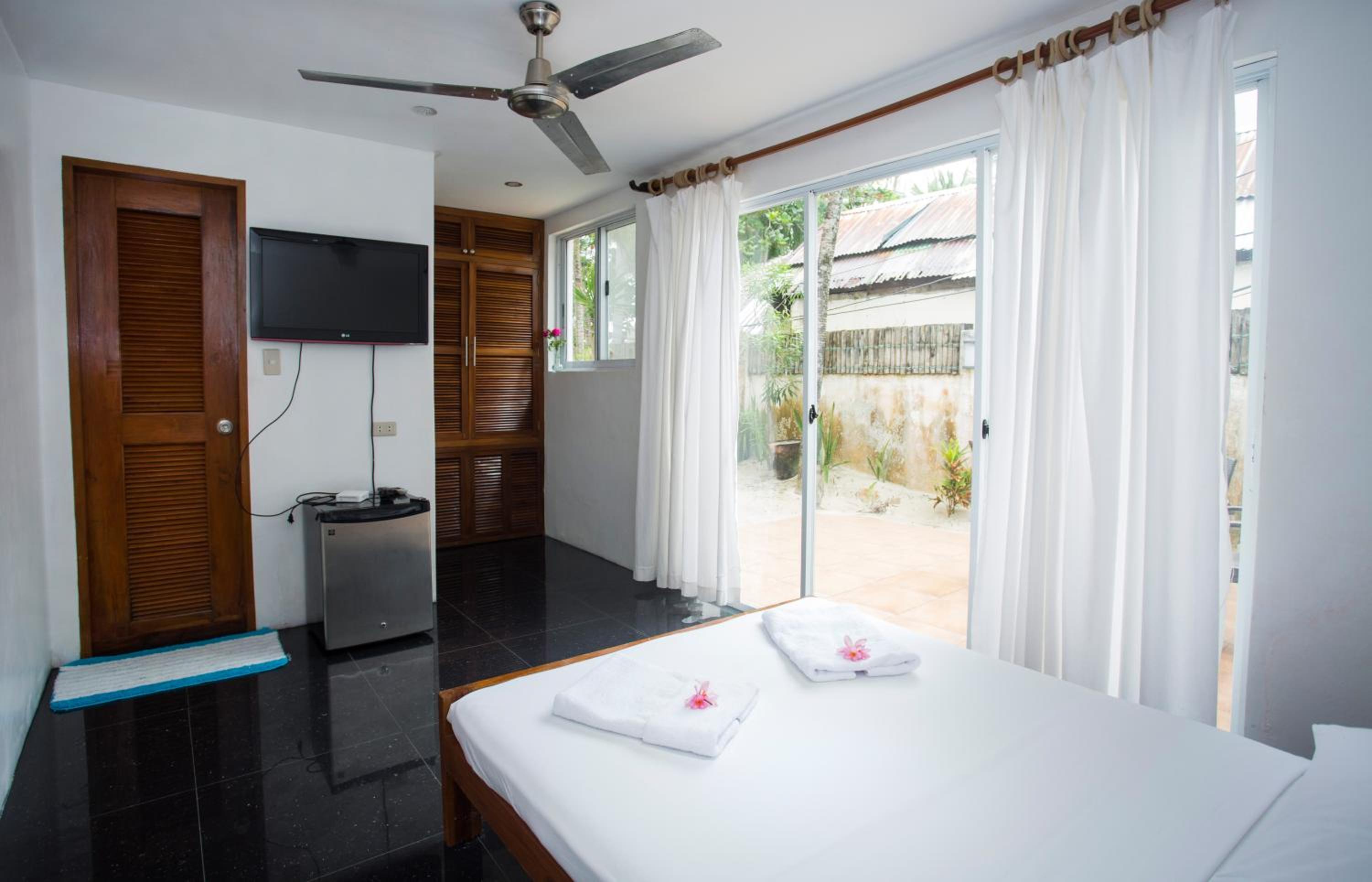 Mabuhay Beach House, Boracay - 18
