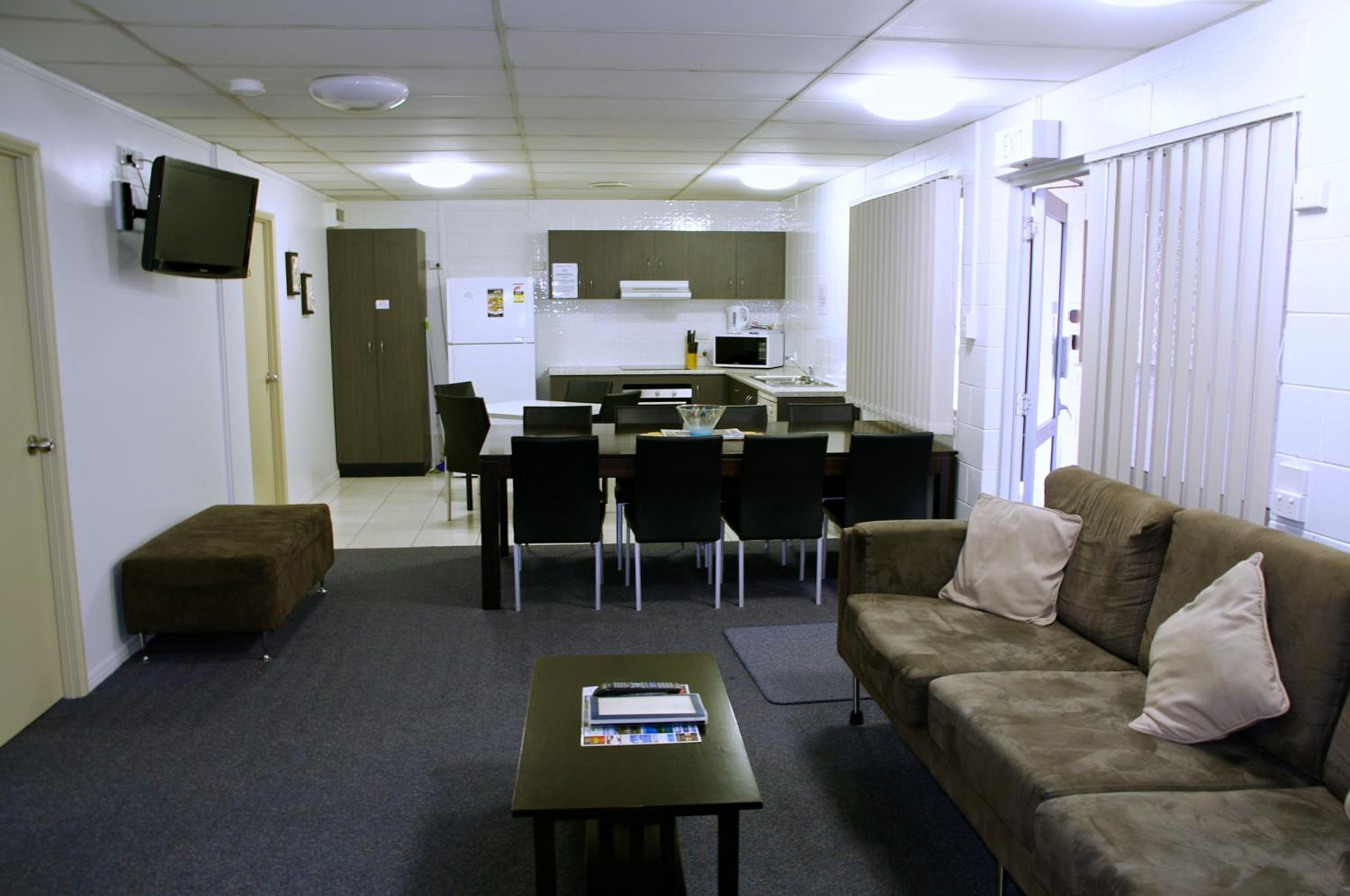 Cedar Lodge Motel