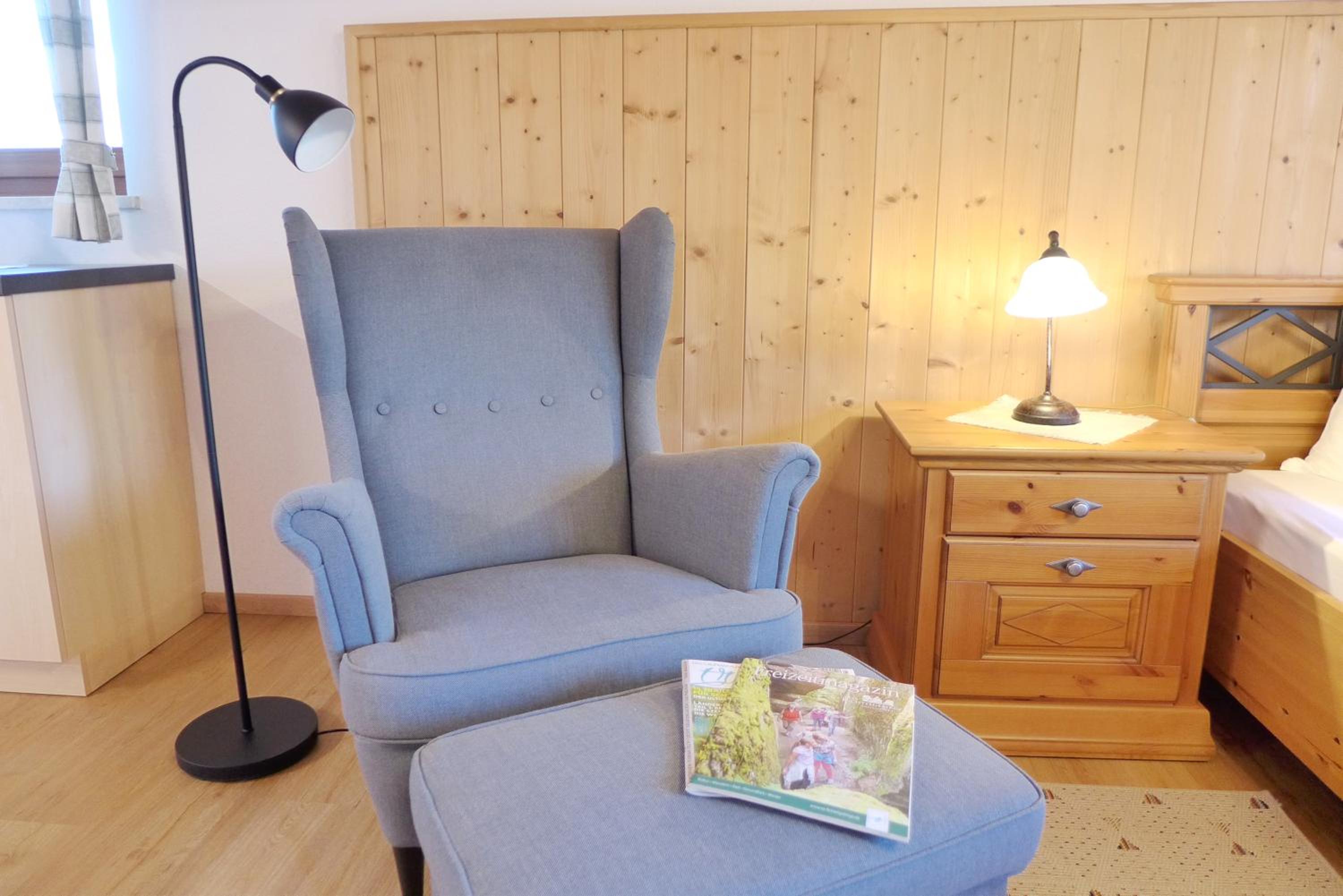 Gästehaus Philipp im Herzen des Fichtelgebirges - 5 Ferienwohnungen, großes Grundstück, Wald und Wiese, Wohnung mit privater Sauna, kostenfreie Parkplätze,