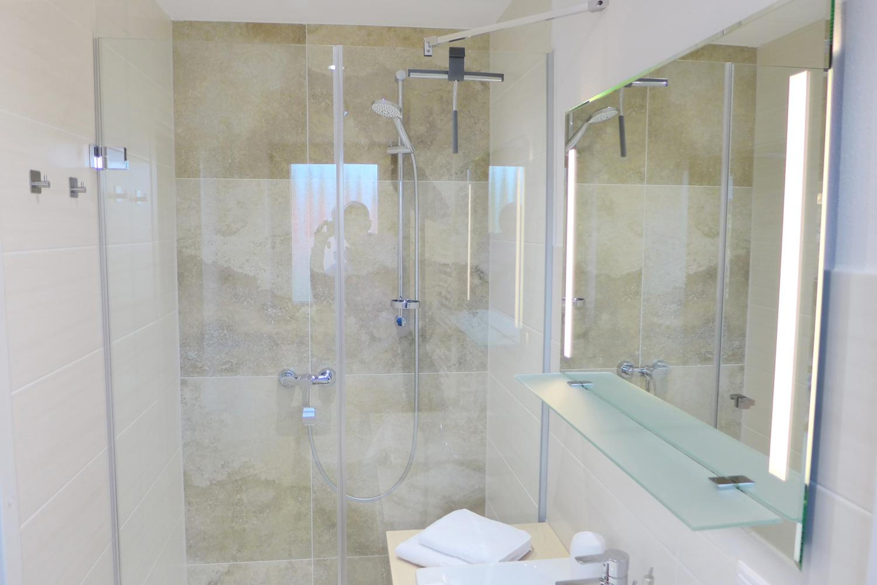 Gästehaus Philipp im Herzen des Fichtelgebirges - 5 Ferienwohnungen, großes Grundstück, Wald und Wiese, Wohnung mit privater Sauna, kostenfreie Parkplätze,