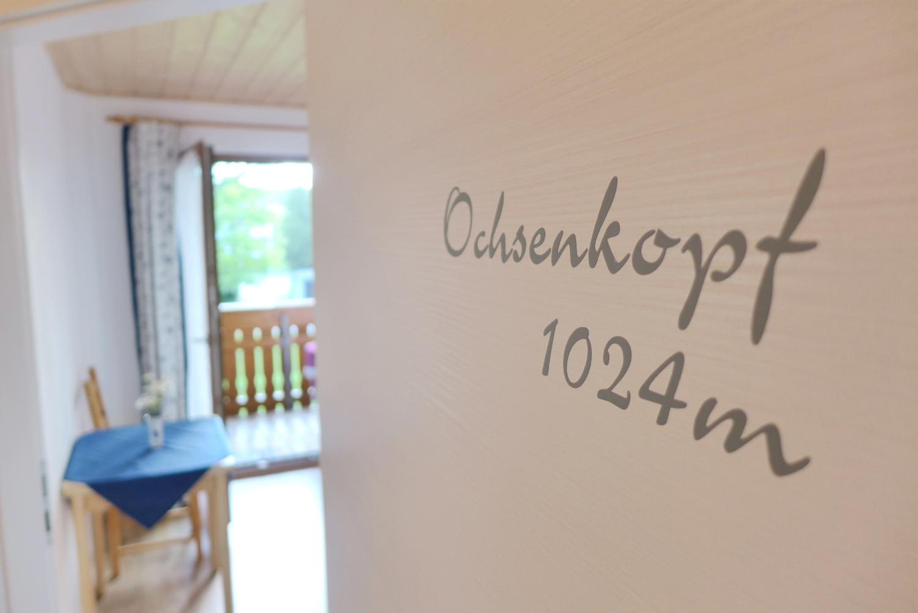 Gästehaus Philipp im Herzen des Fichtelgebirges - 5 Ferienwohnungen, großes Grundstück, Wald und Wiese, Wohnung mit privater Sauna, kostenfreie Parkplätze,