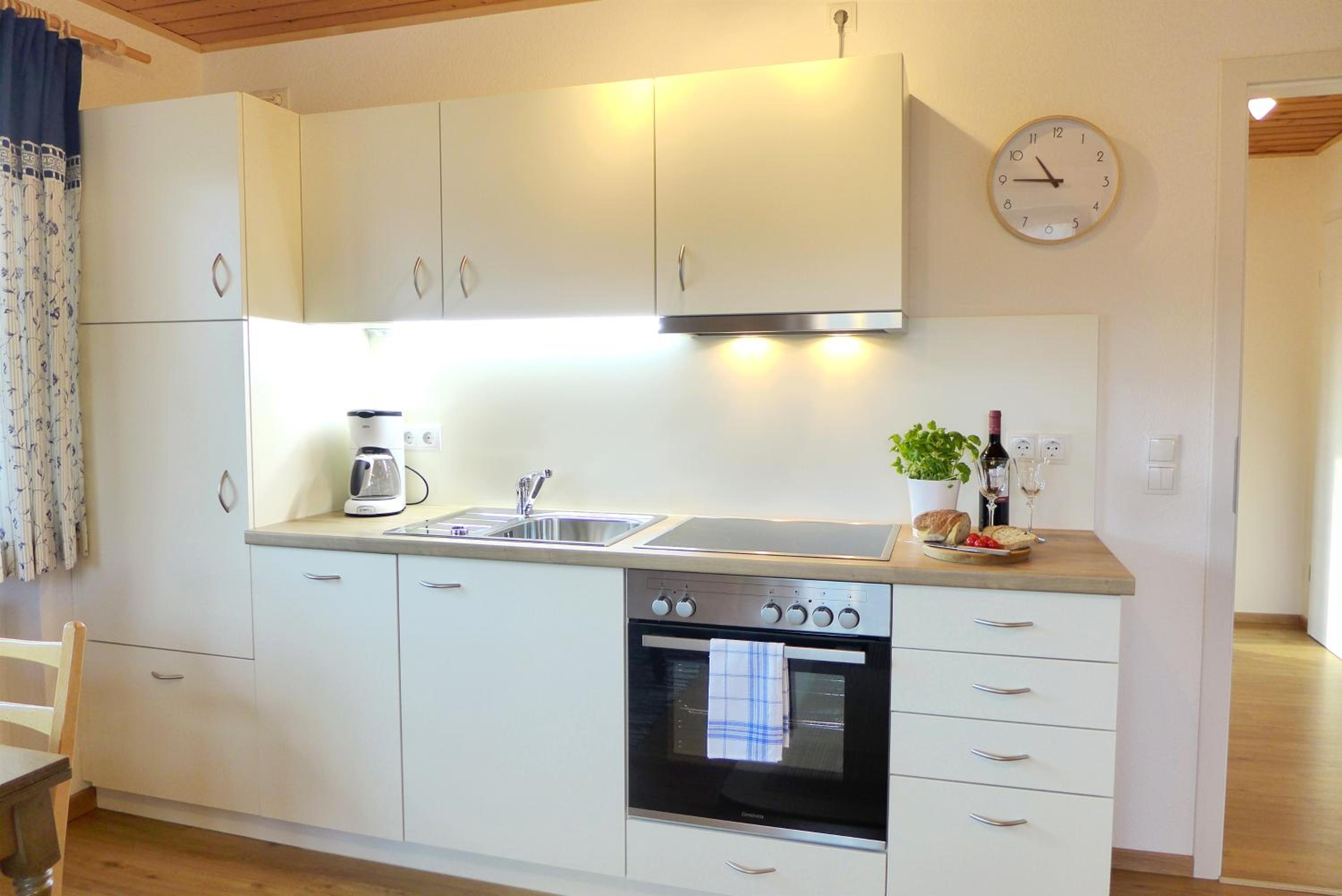 Gästehaus Philipp im Herzen des Fichtelgebirges - 5 Ferienwohnungen, großes Grundstück, Wald und Wiese, Wohnung mit privater Sauna, kostenfreie Parkplätze,