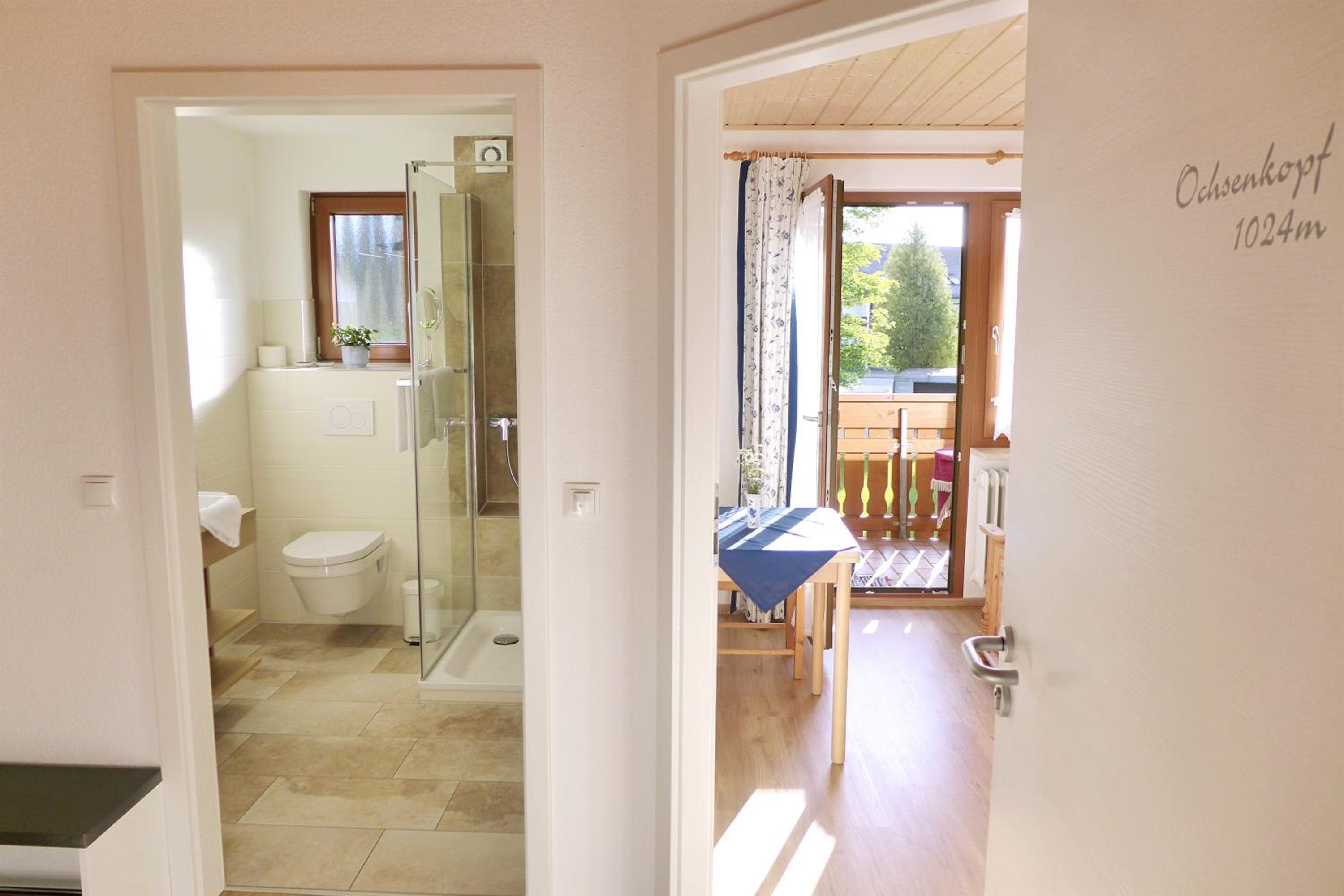 Gästehaus Philipp im Herzen des Fichtelgebirges - 5 Ferienwohnungen, großes Grundstück, Wald und Wiese, Wohnung mit privater Sauna, kostenfreie Parkplätze,