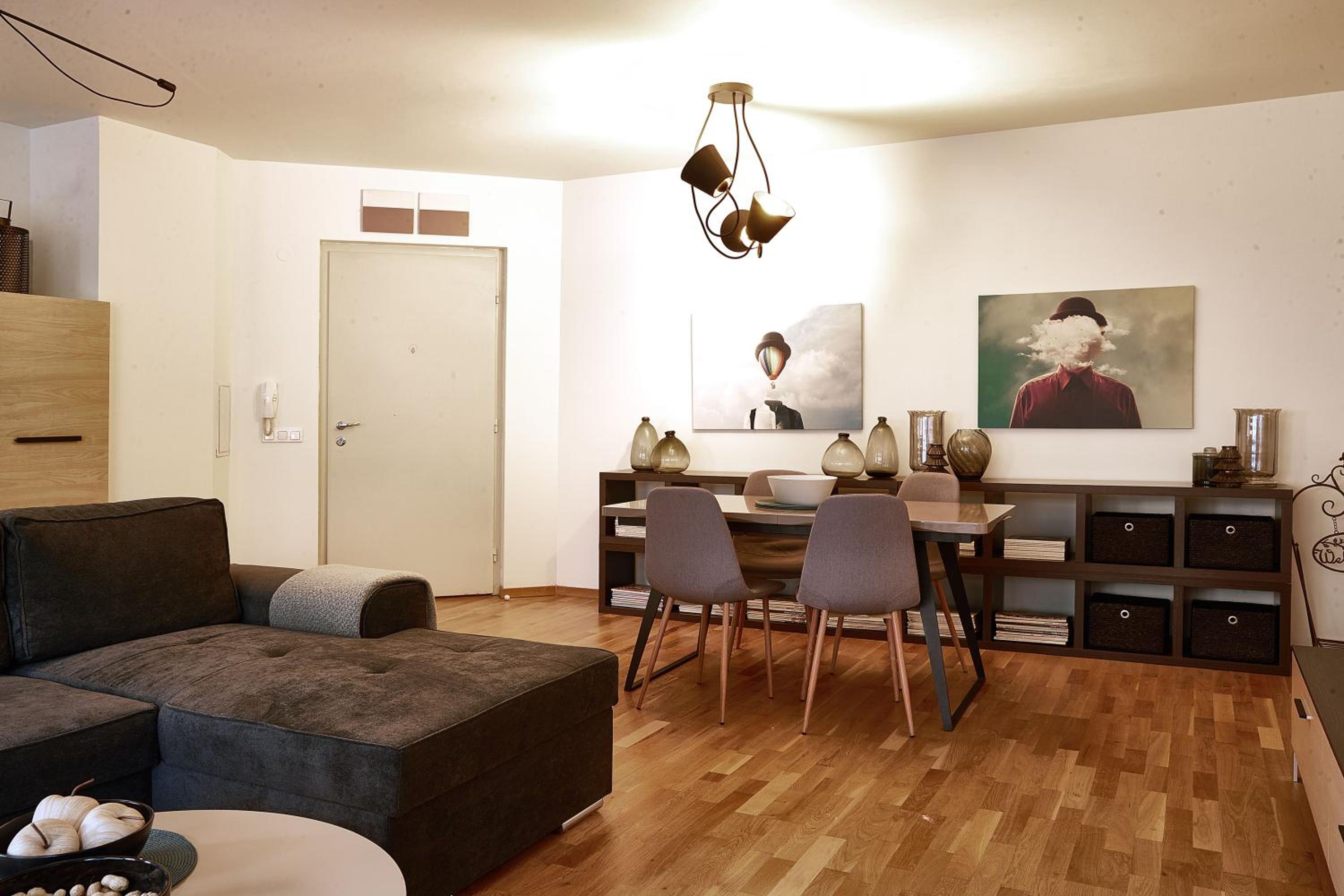 Baratero Club Apartments Private Parking EV points