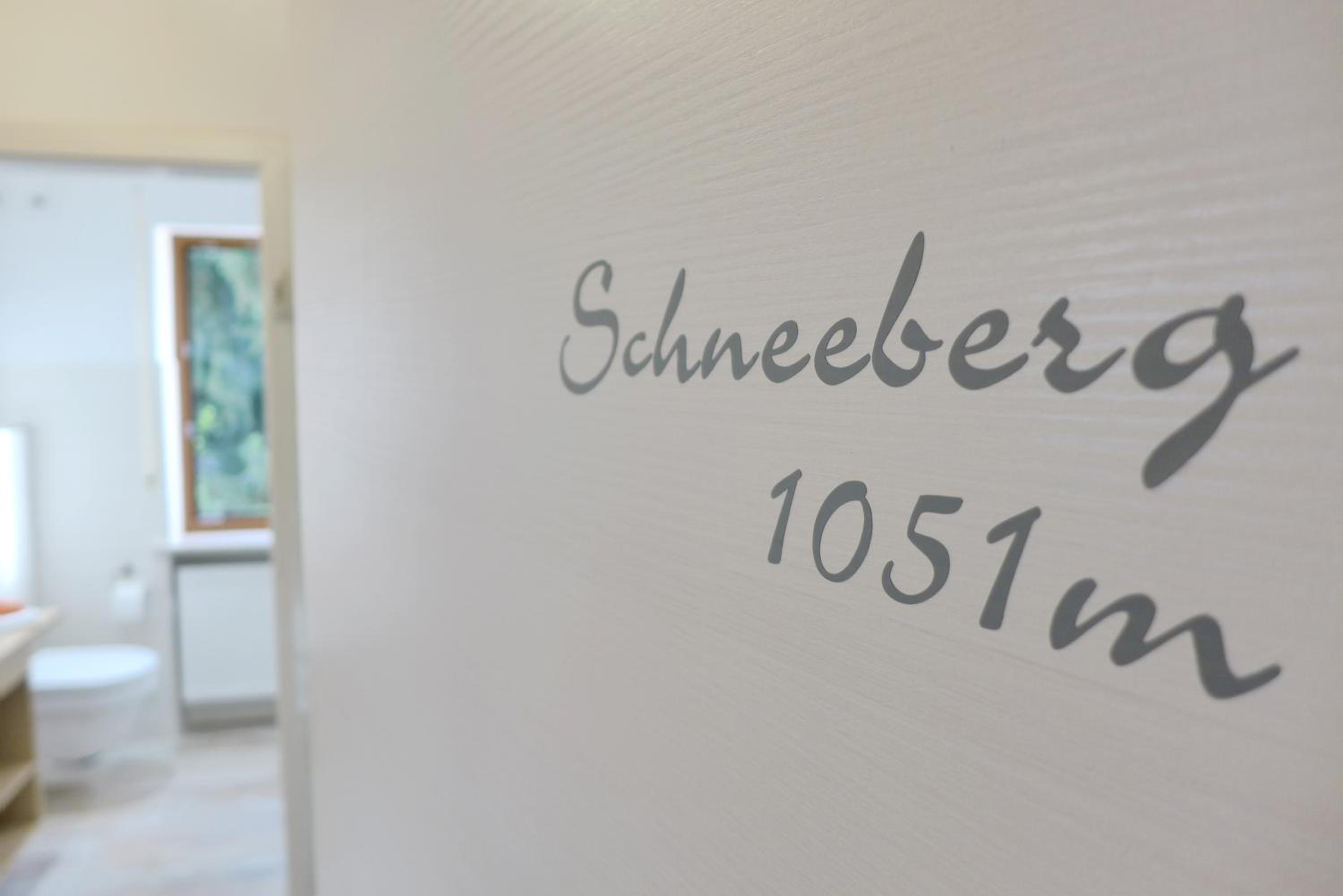 Gästehaus Philipp im Herzen des Fichtelgebirges - 5 Ferienwohnungen, großes Grundstück, Wald und Wiese, Wohnung mit privater Sauna, kostenfreie Parkplätze,