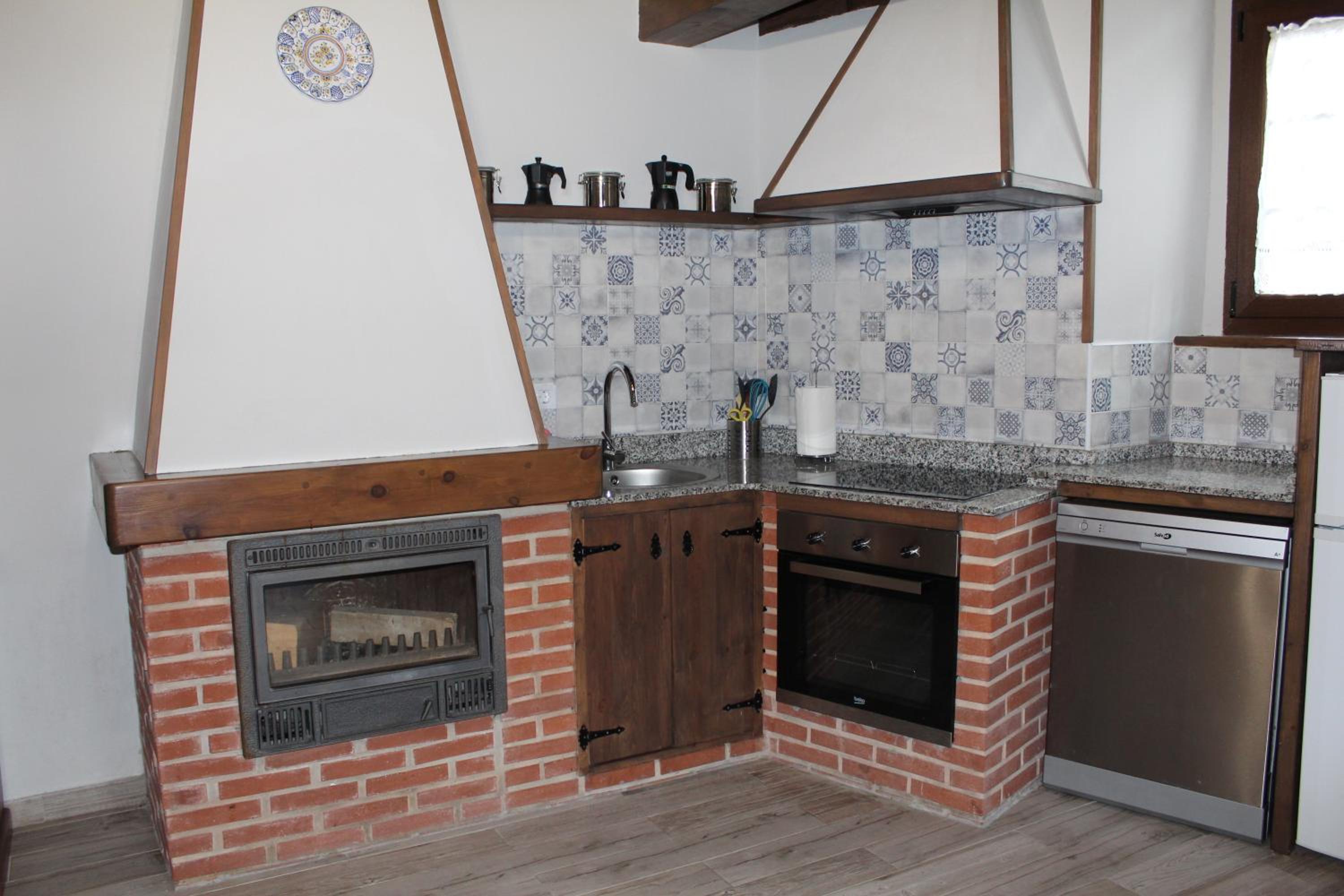 Vivienda Vacacional La Casina de Tina - Casas de los Picos view 5