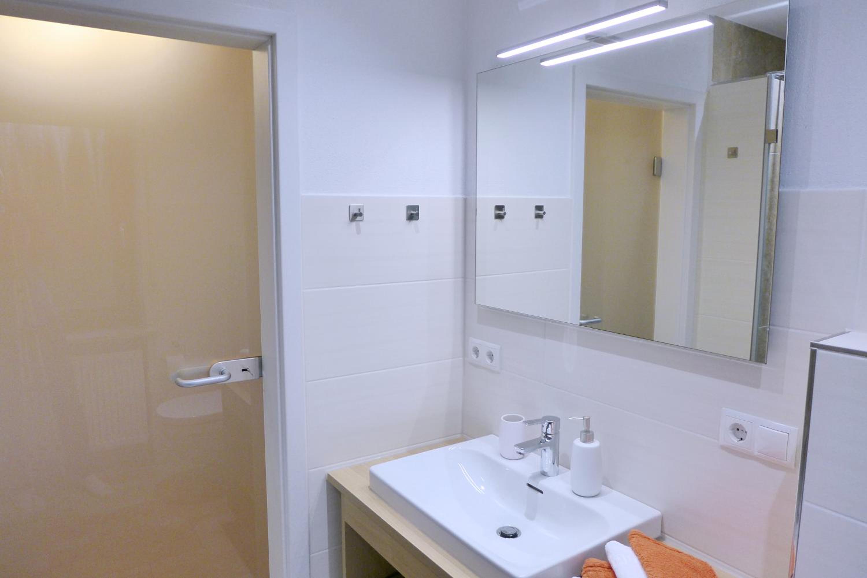 Gästehaus Philipp im Herzen des Fichtelgebirges - 5 Ferienwohnungen, großes Grundstück, Wald und Wiese, Wohnung mit privater Sauna, kostenfreie Parkplätze,