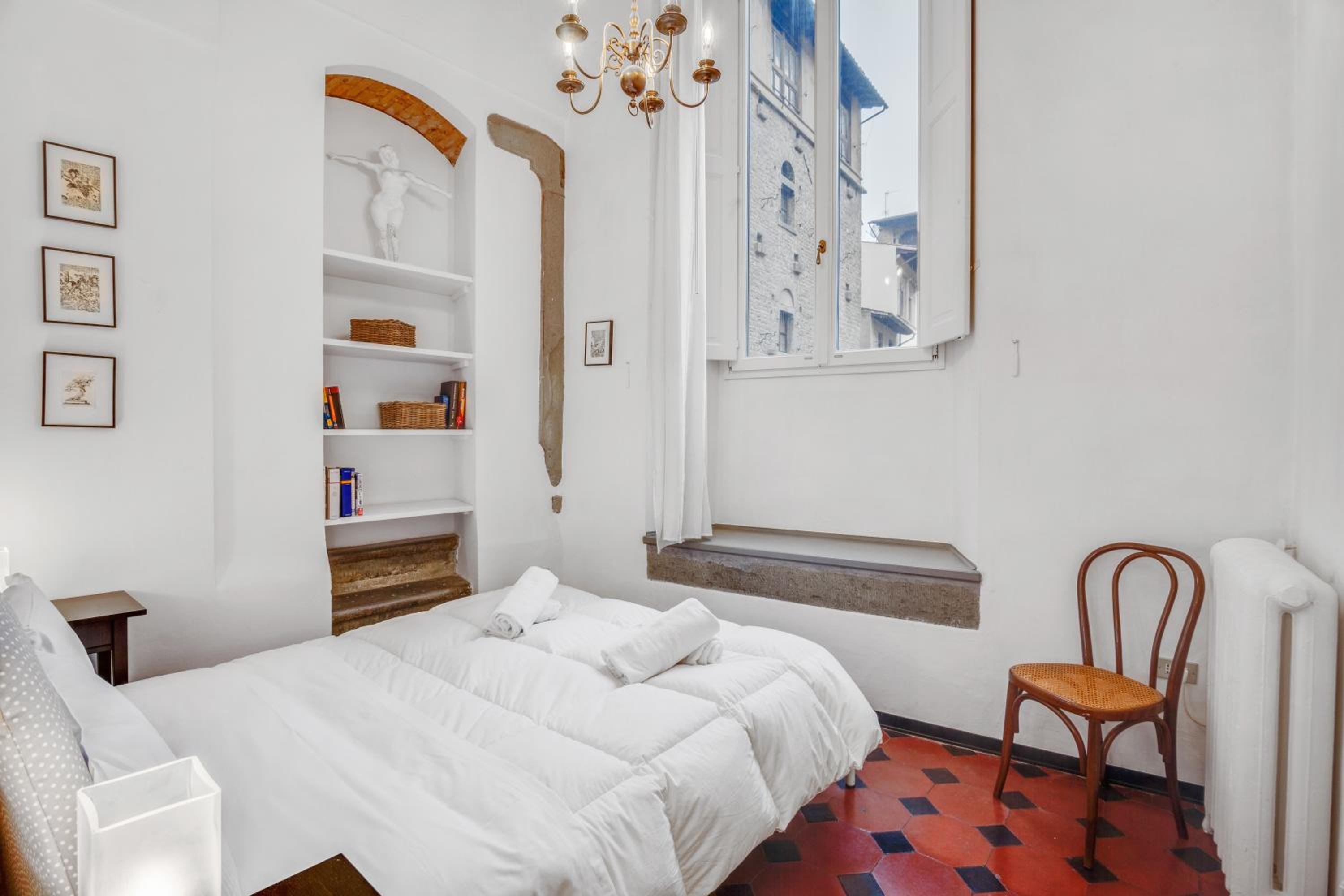 GuestHost - Porta Rossa Apartments near Ponte Vecchio