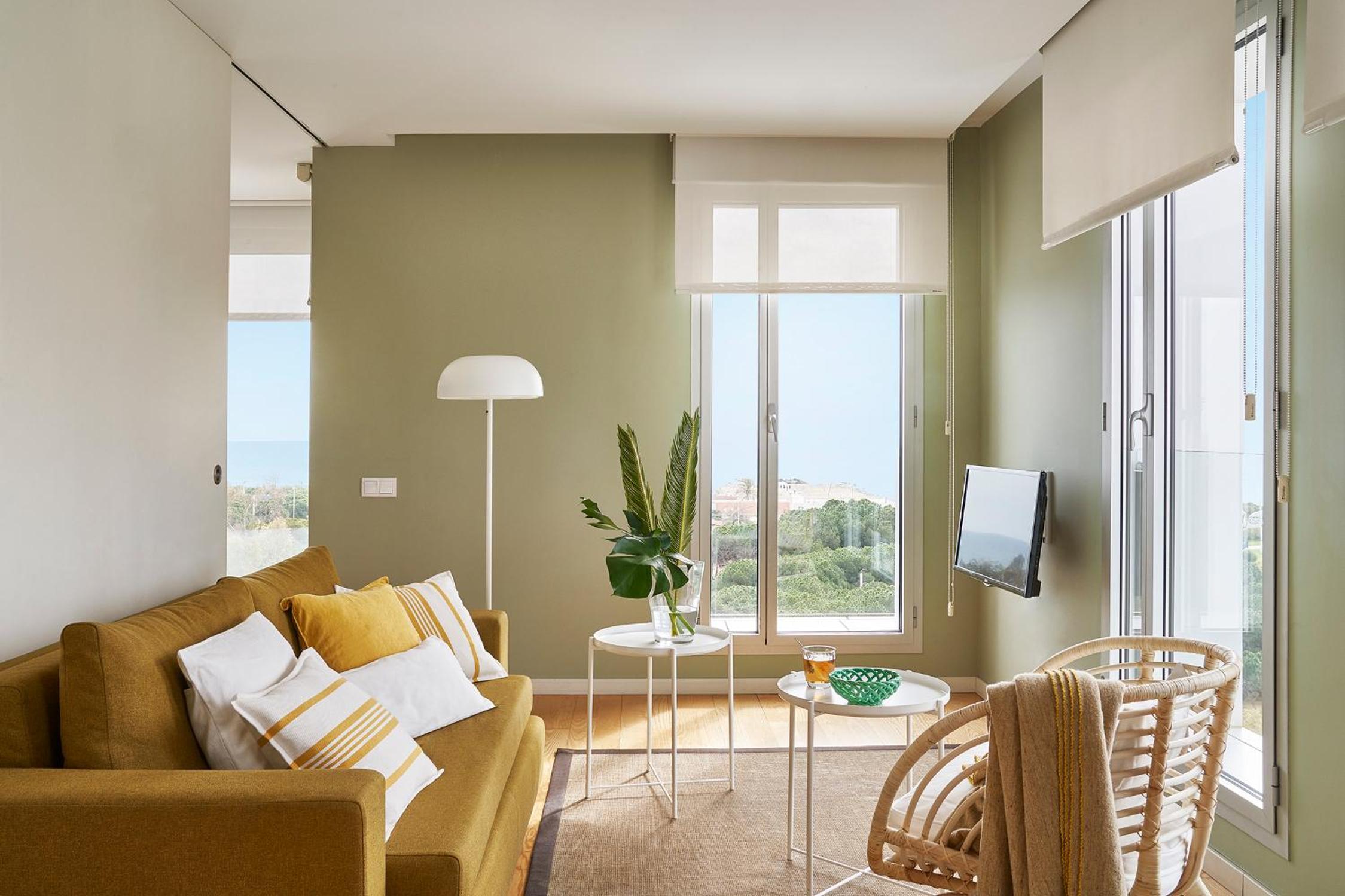 Lugaris Beach Apartments
