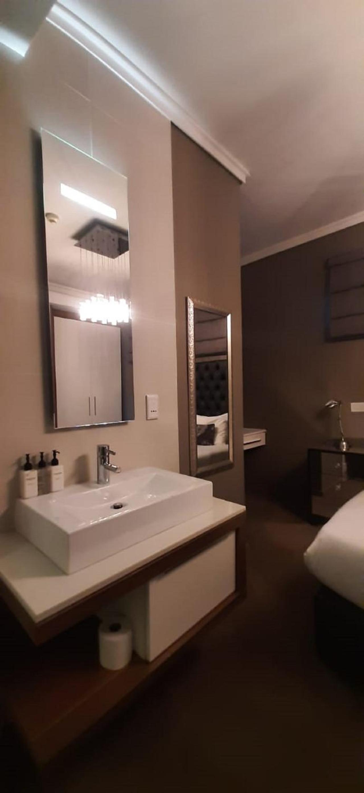 Photo 190 sur 199 de The Residences at Crystal Towers
