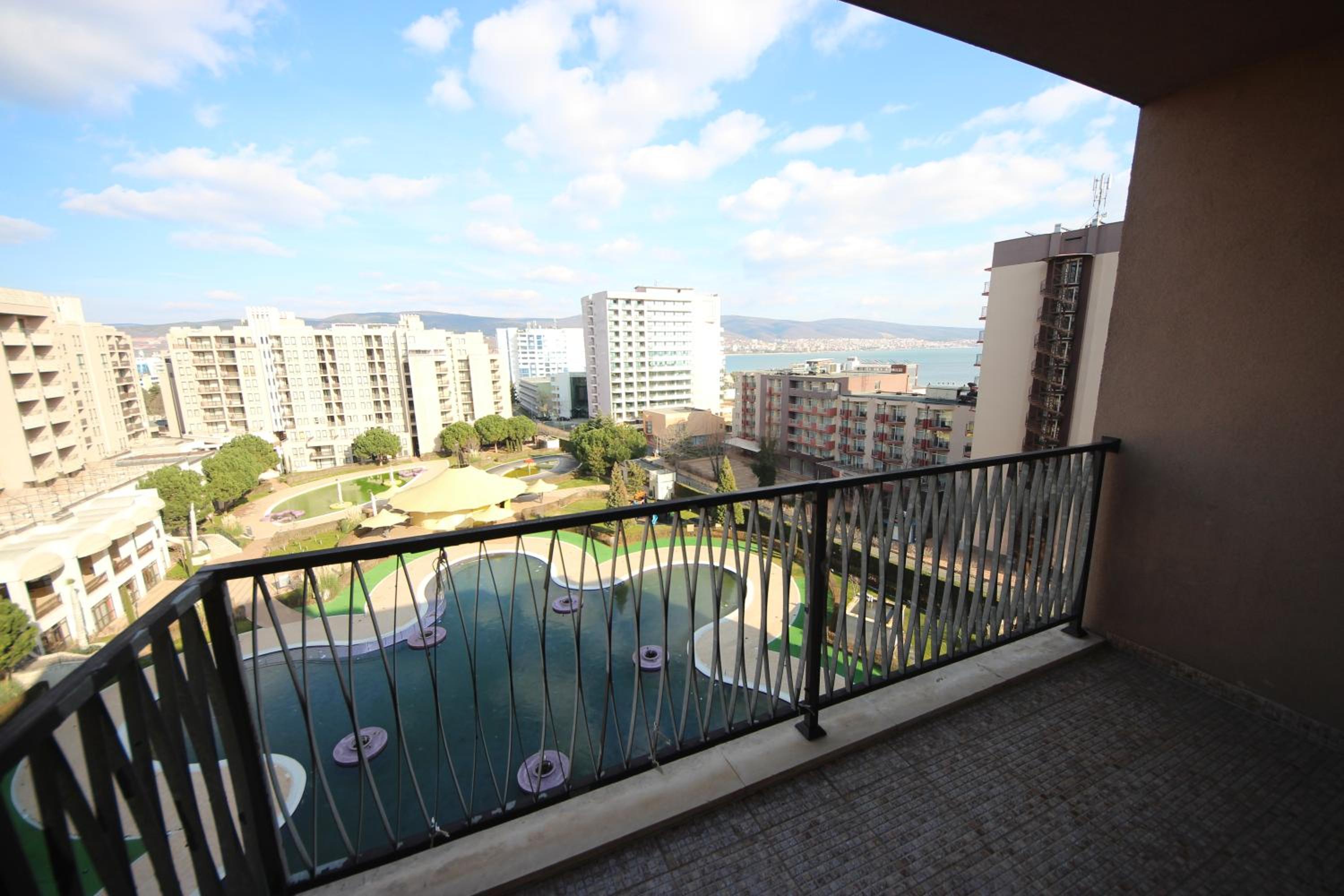 Menada Apartments in Royal Beach