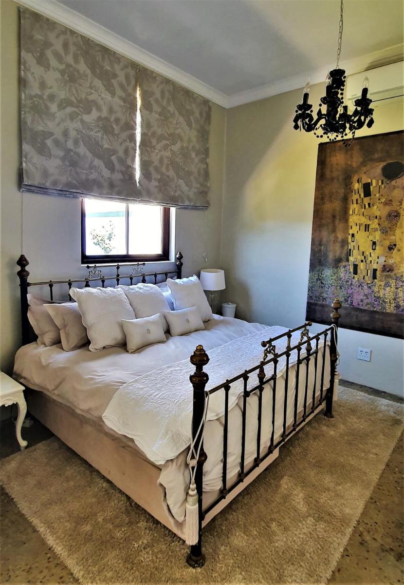Bakenhof Winelands Lodge view 3