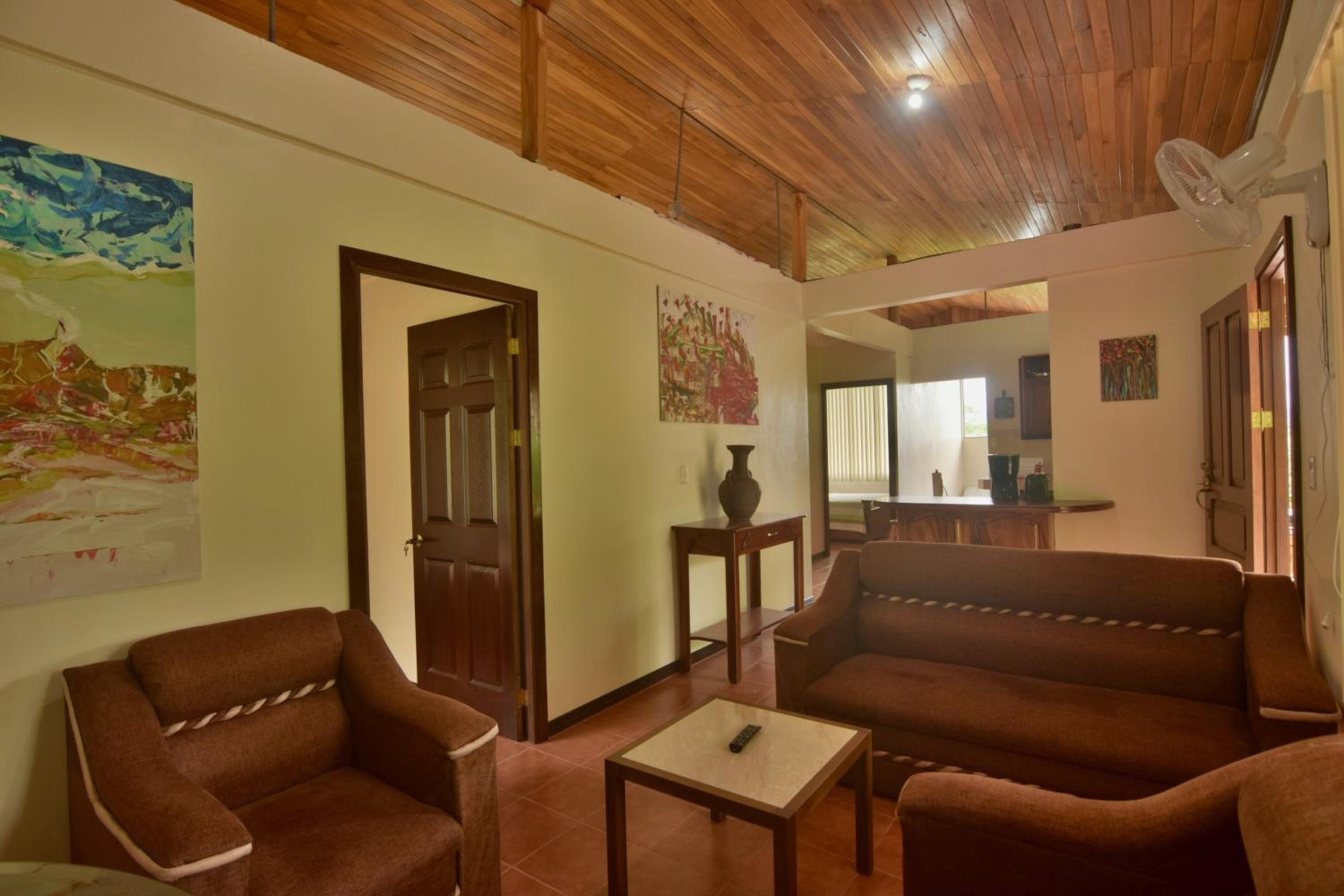 Casa Amarilla, Volcano View, Walking Distance Town