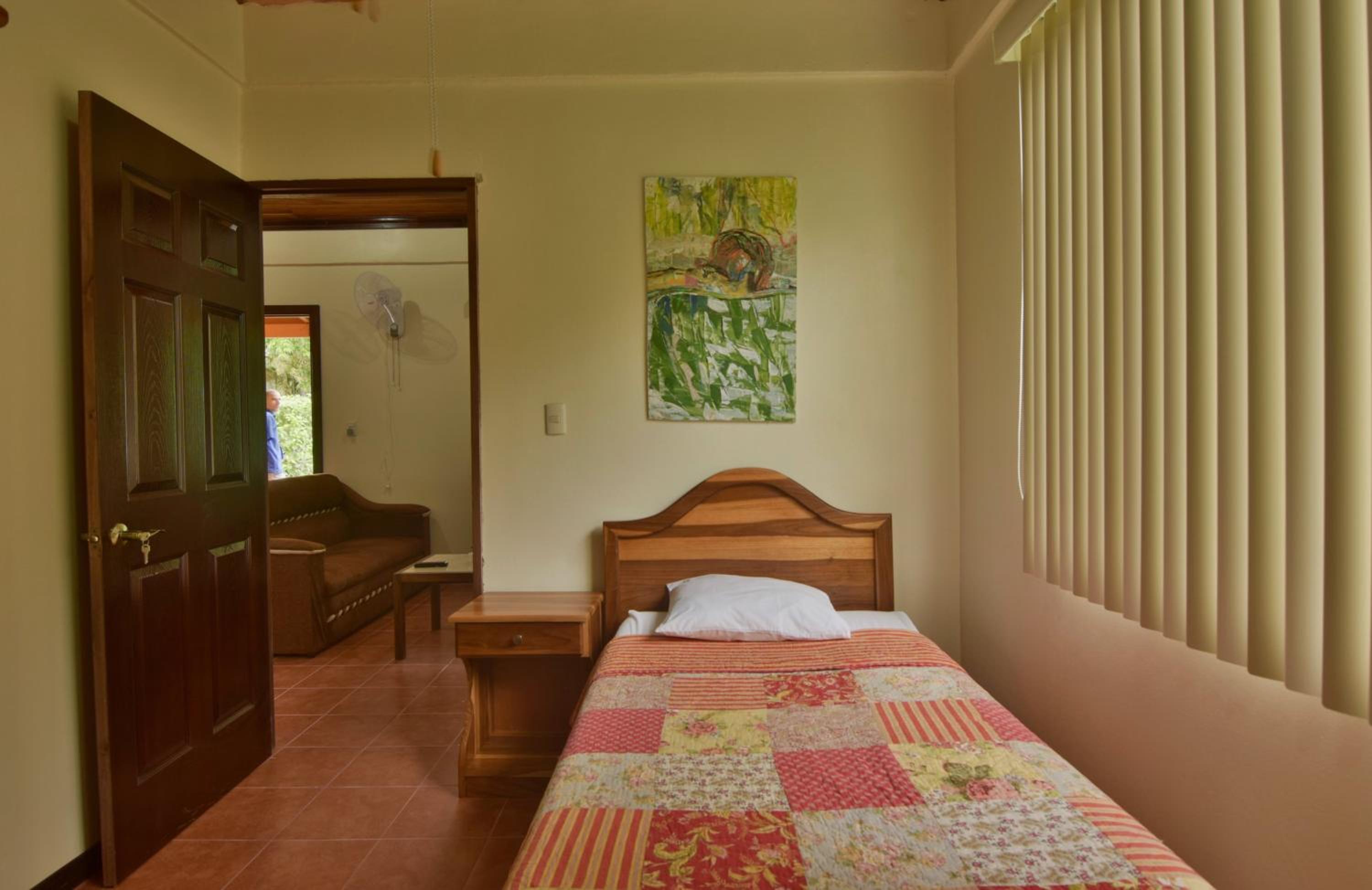 Casa Amarilla, Volcano View, Walking Distance Town