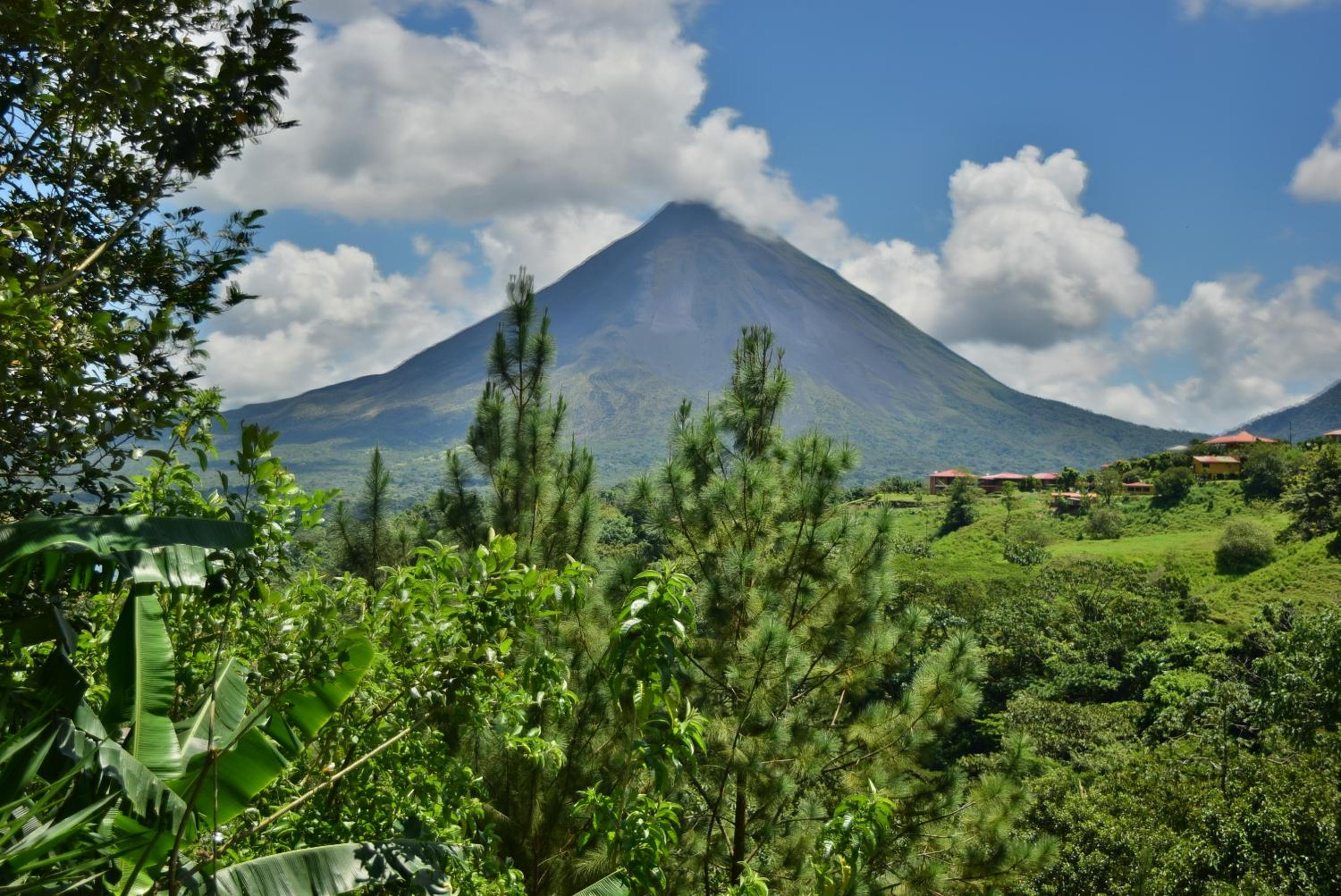 Mirador House Cozy & Private Home W Volcano View