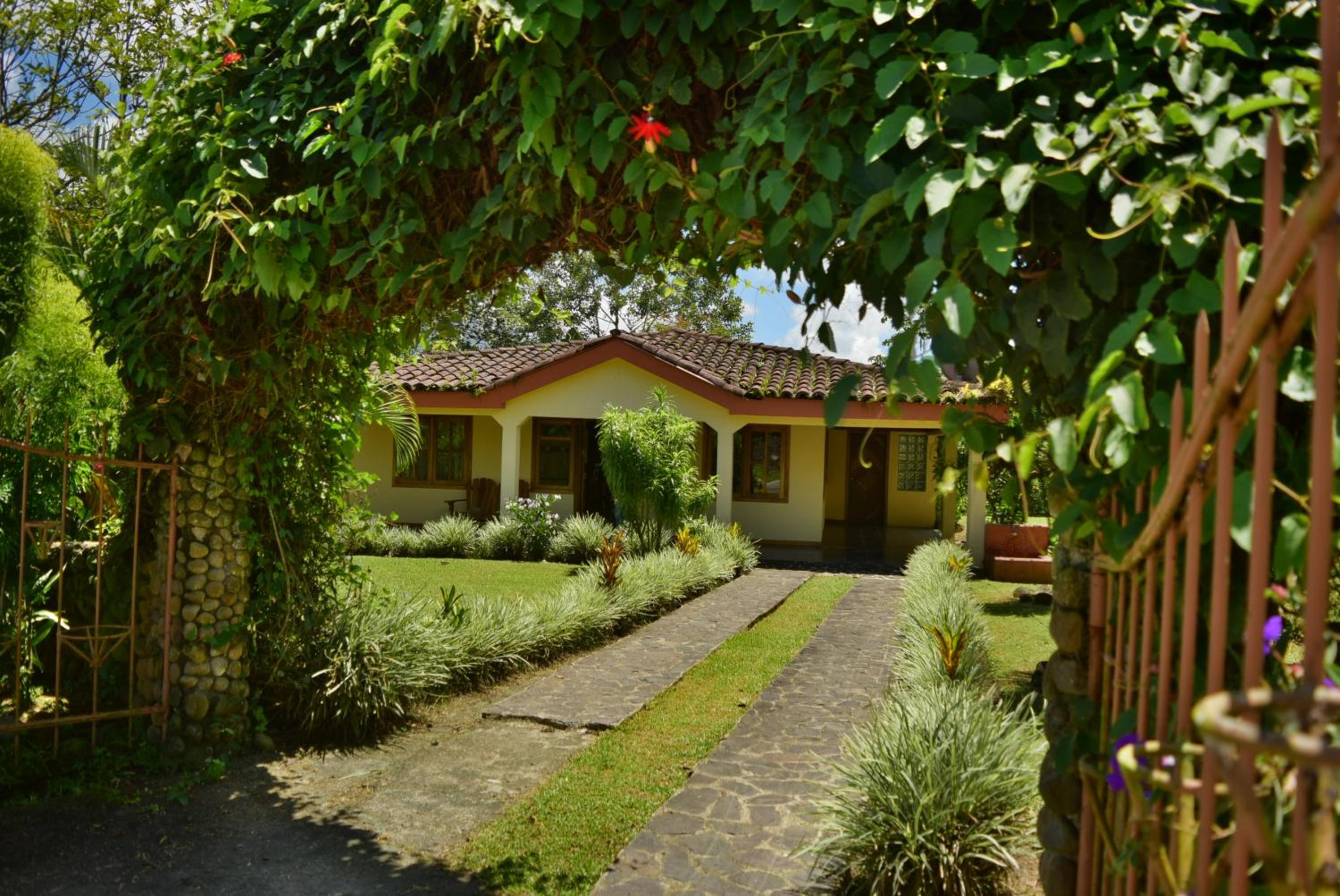 Mirador House Cozy & Private Home W Volcano View