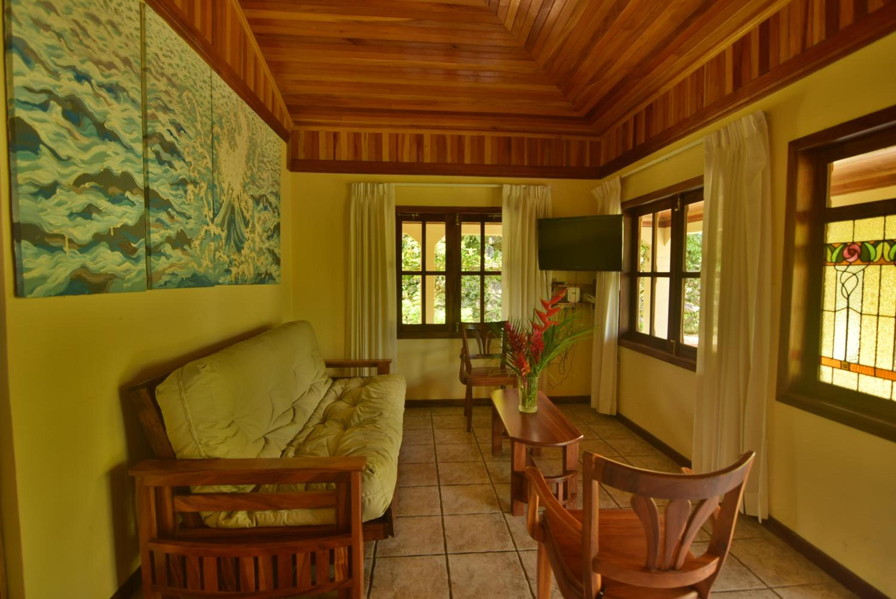 Mirador House Cozy & Private Home W Volcano View