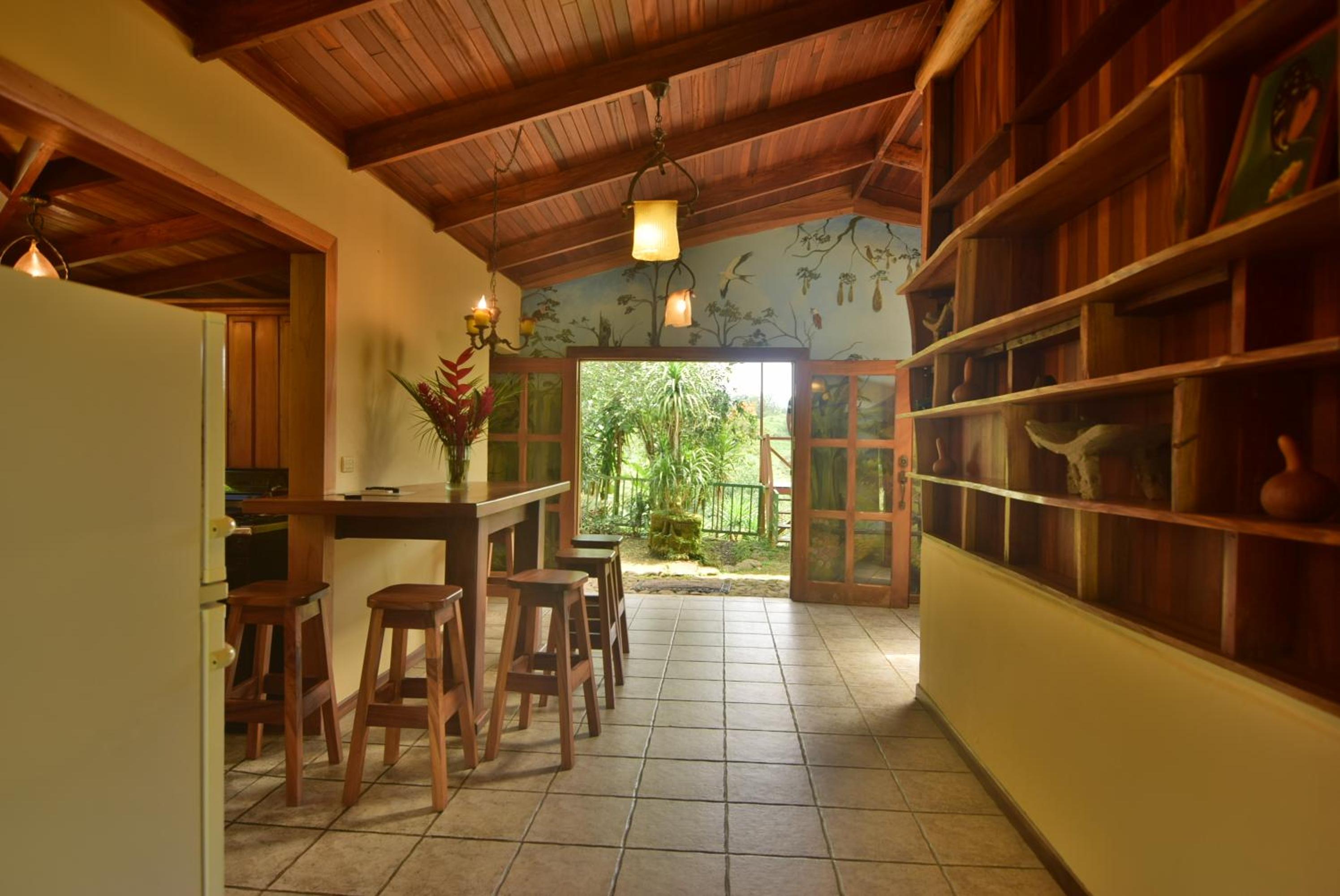 Mirador House Cozy & Private Home W Volcano View