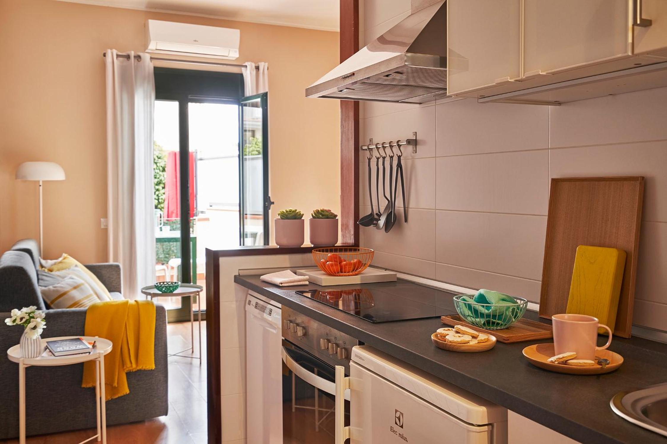 Lugaris Rambla Apartments photo 3