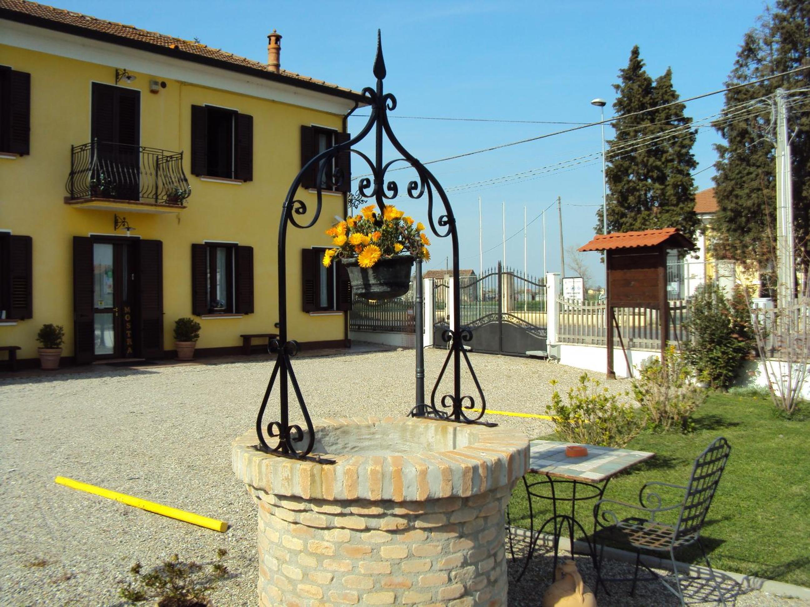 Casa di Campagna B&B La Corte Ferrara