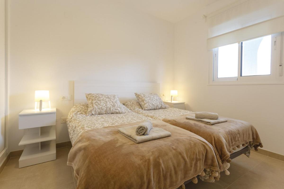 PALMERAS-CANDOR free parking by Cadiz4Rentals view 2