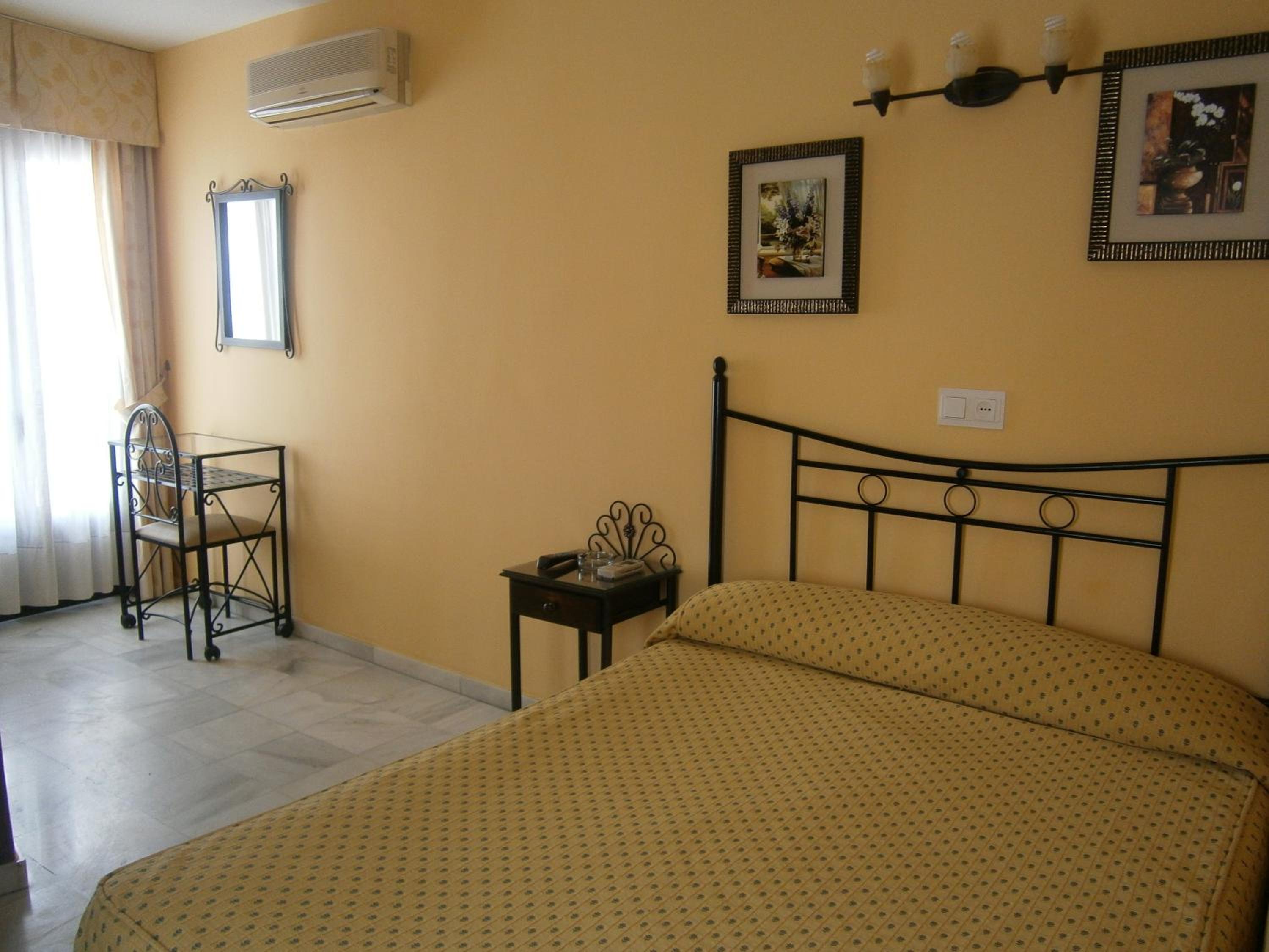 Hostal Almanzor