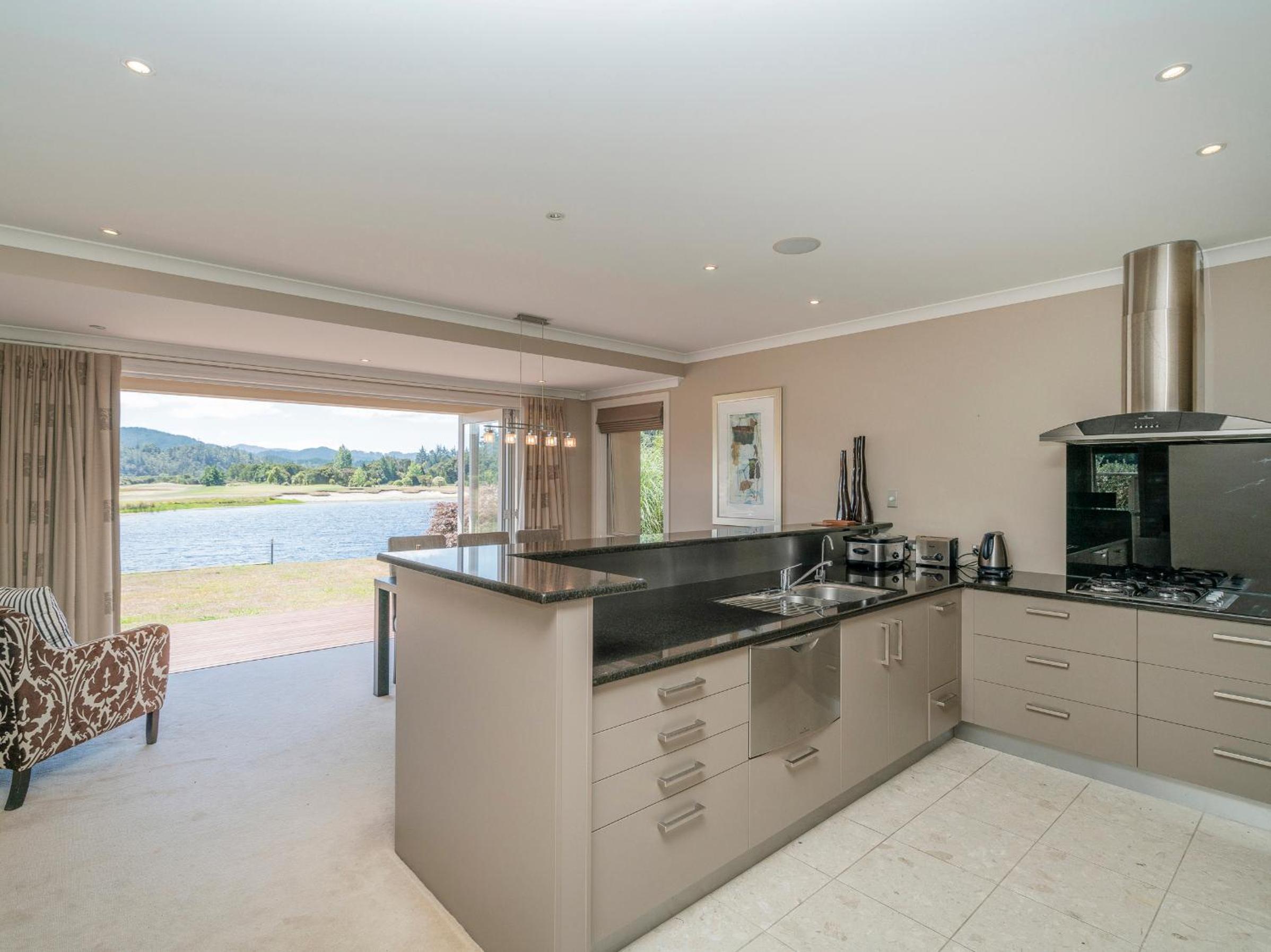 The Lakes - Pauanui Holiday Home