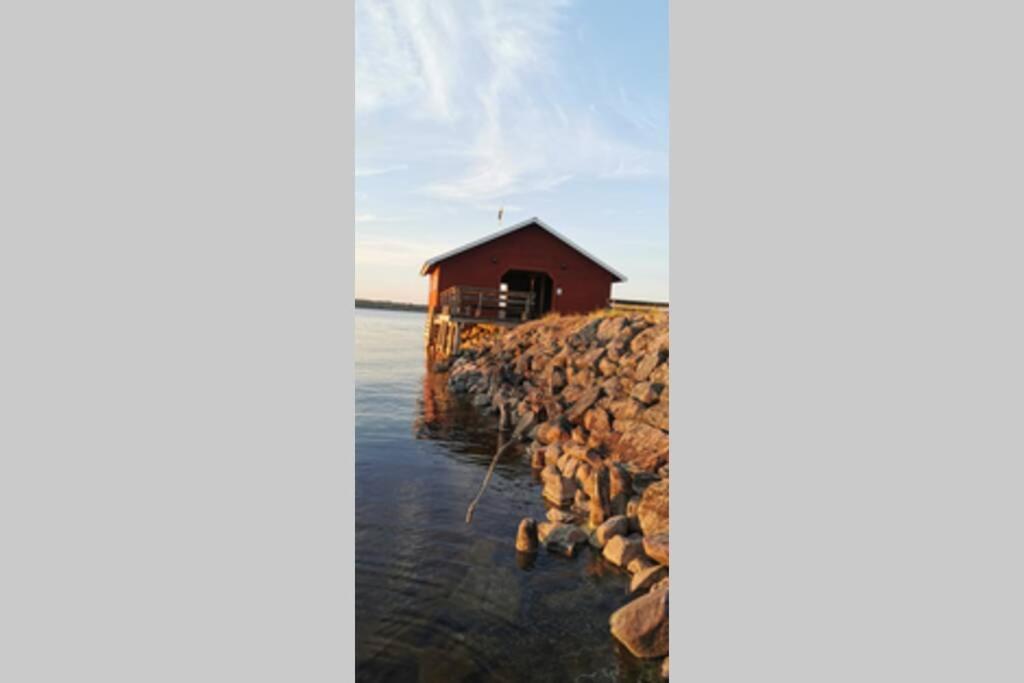 Idyllisk nybyggd stuga på Sollerön.