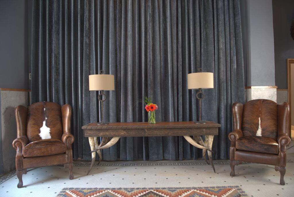 Bartlesville Vacations - Frontier Hotel Pawhuska - Property Image 2