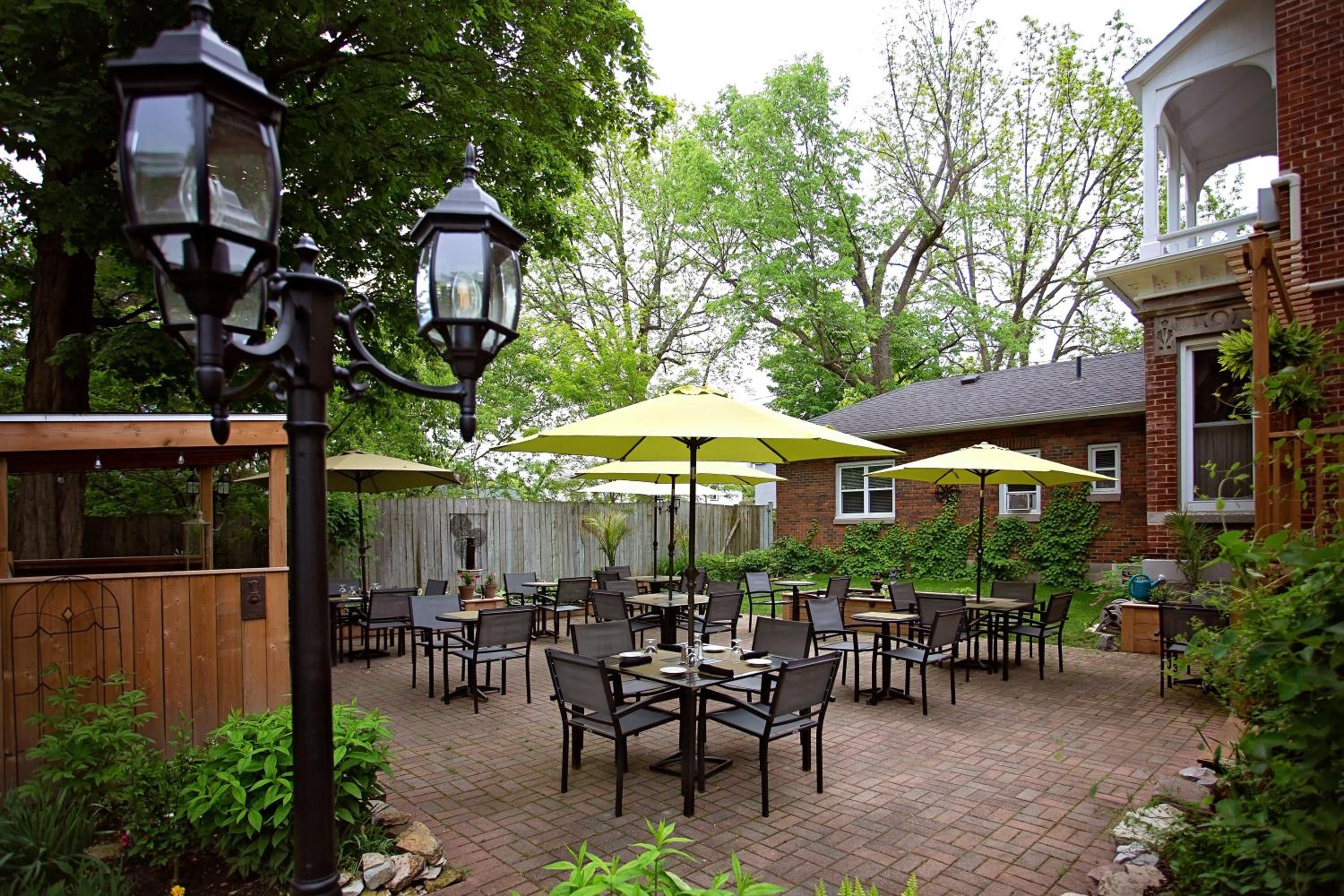The Woodview Inn