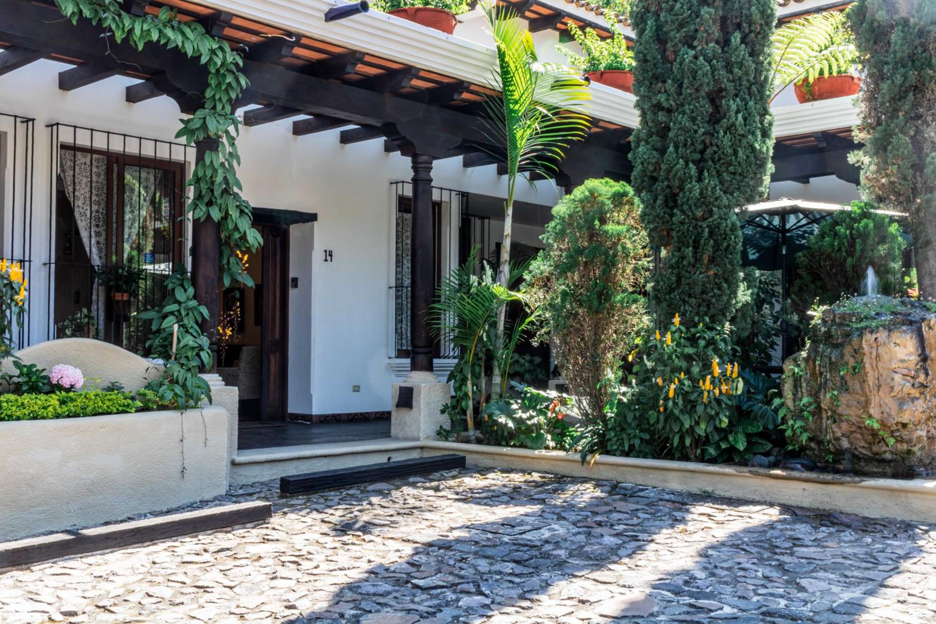 Villa 14 Santa Ines Antigua Guatemala view 4