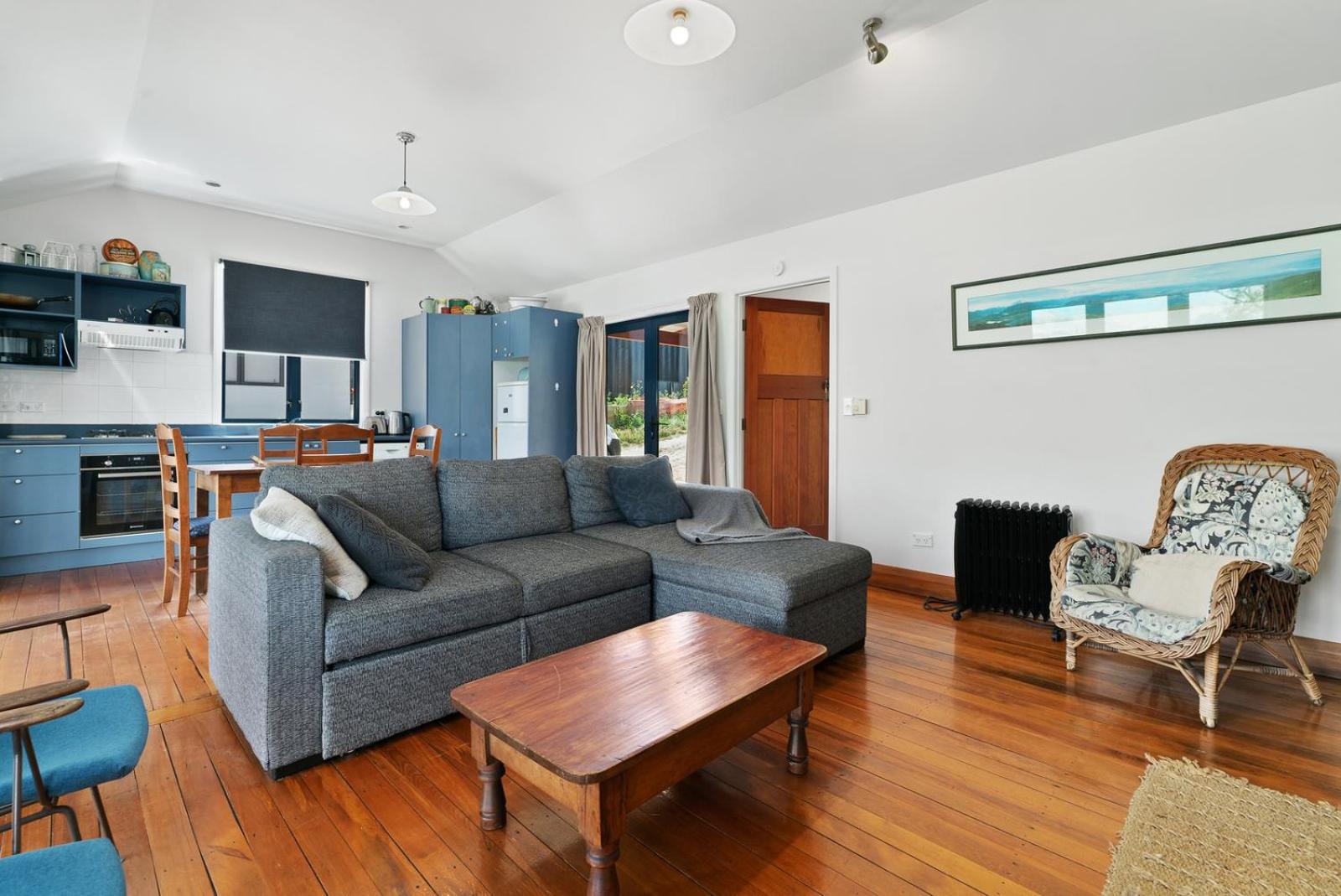 The Lakefront Gem - Wanaka Holiday Home