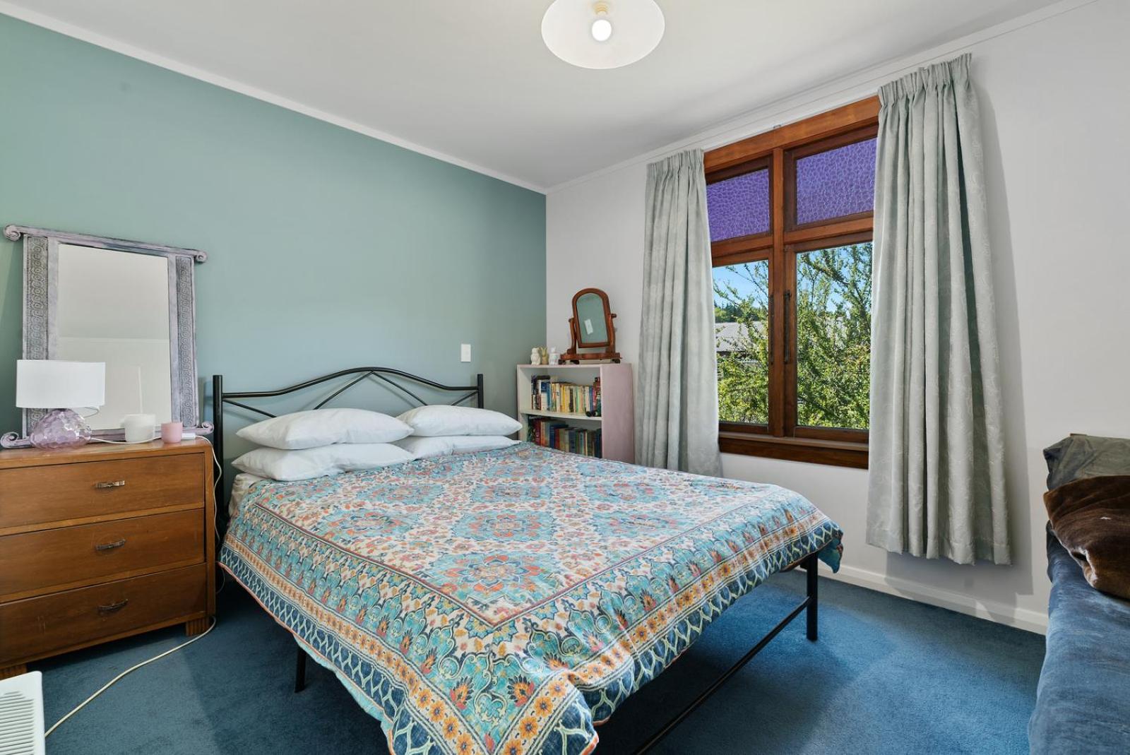The Lakefront Gem - Wanaka Holiday Home