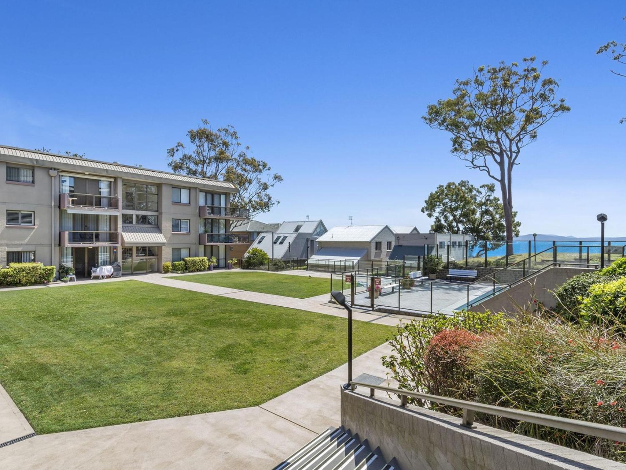 The Poplars, 2,36 Magnus Street - Comfortable Unit With Air Conditioning and Wi-Fi