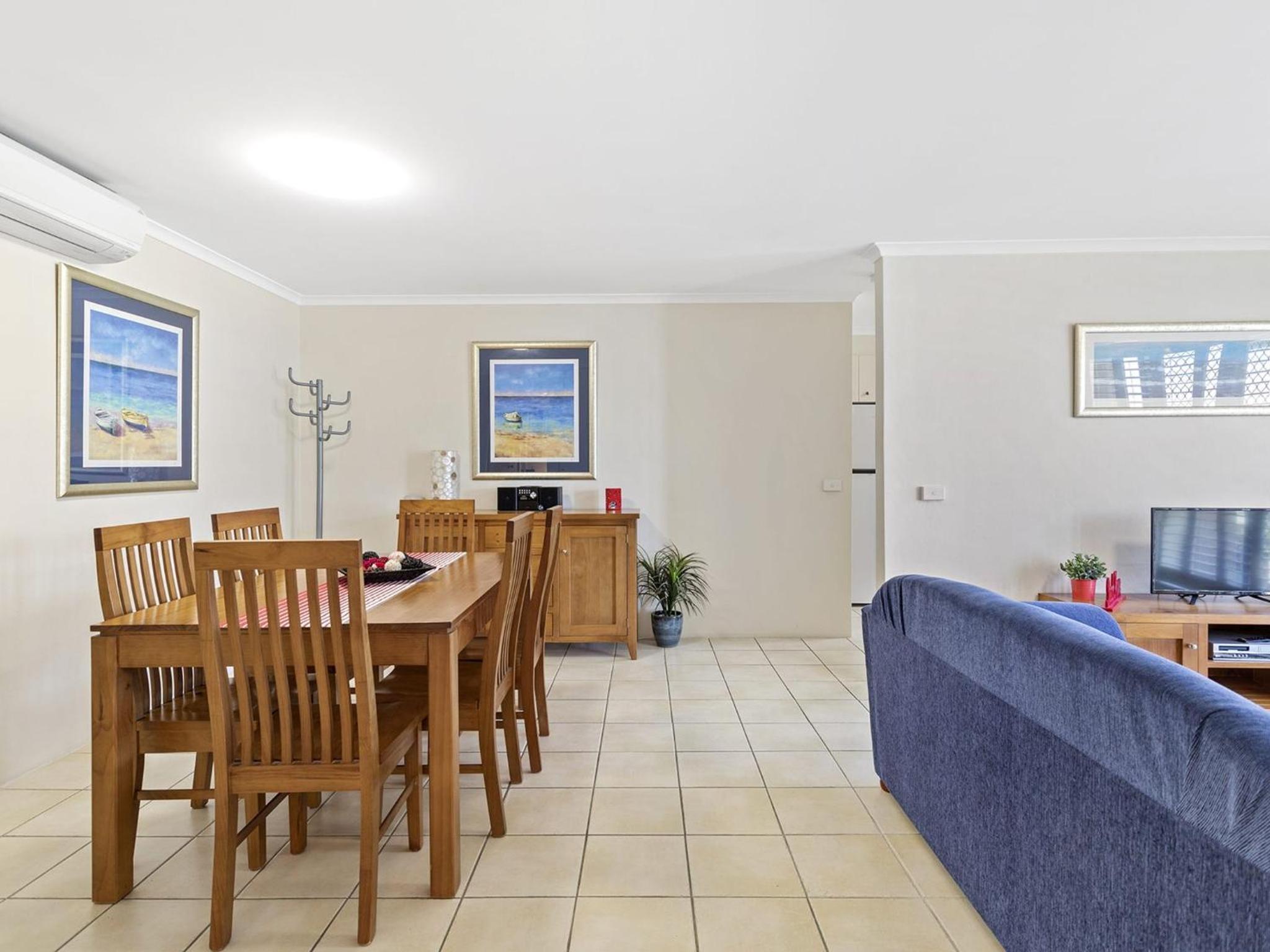The Poplars, 2,36 Magnus Street - Comfortable Unit With Air Conditioning and Wi-Fi