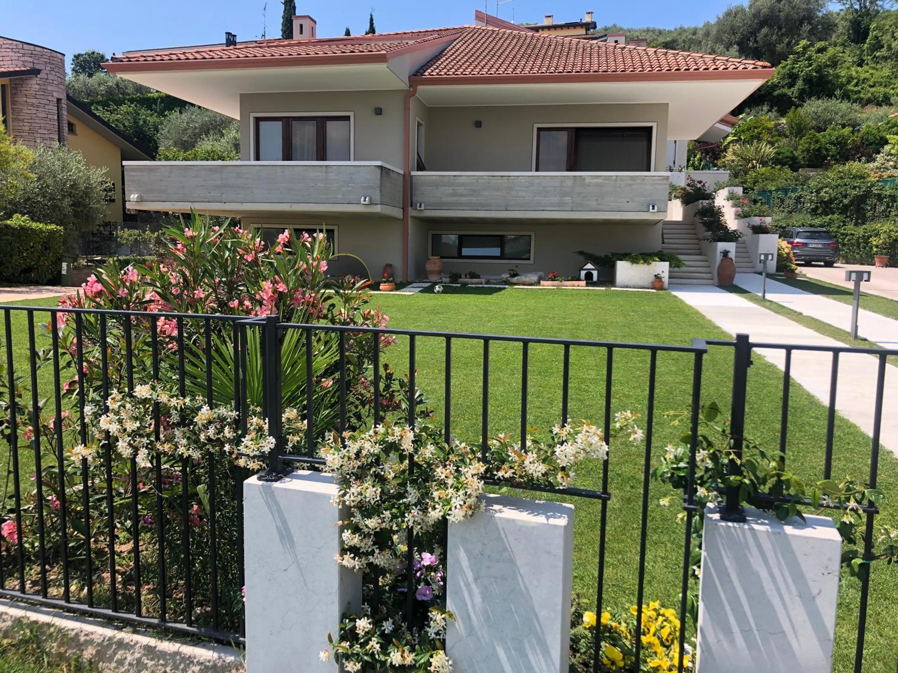RESIDENZA VILLA LEONIDA view 5