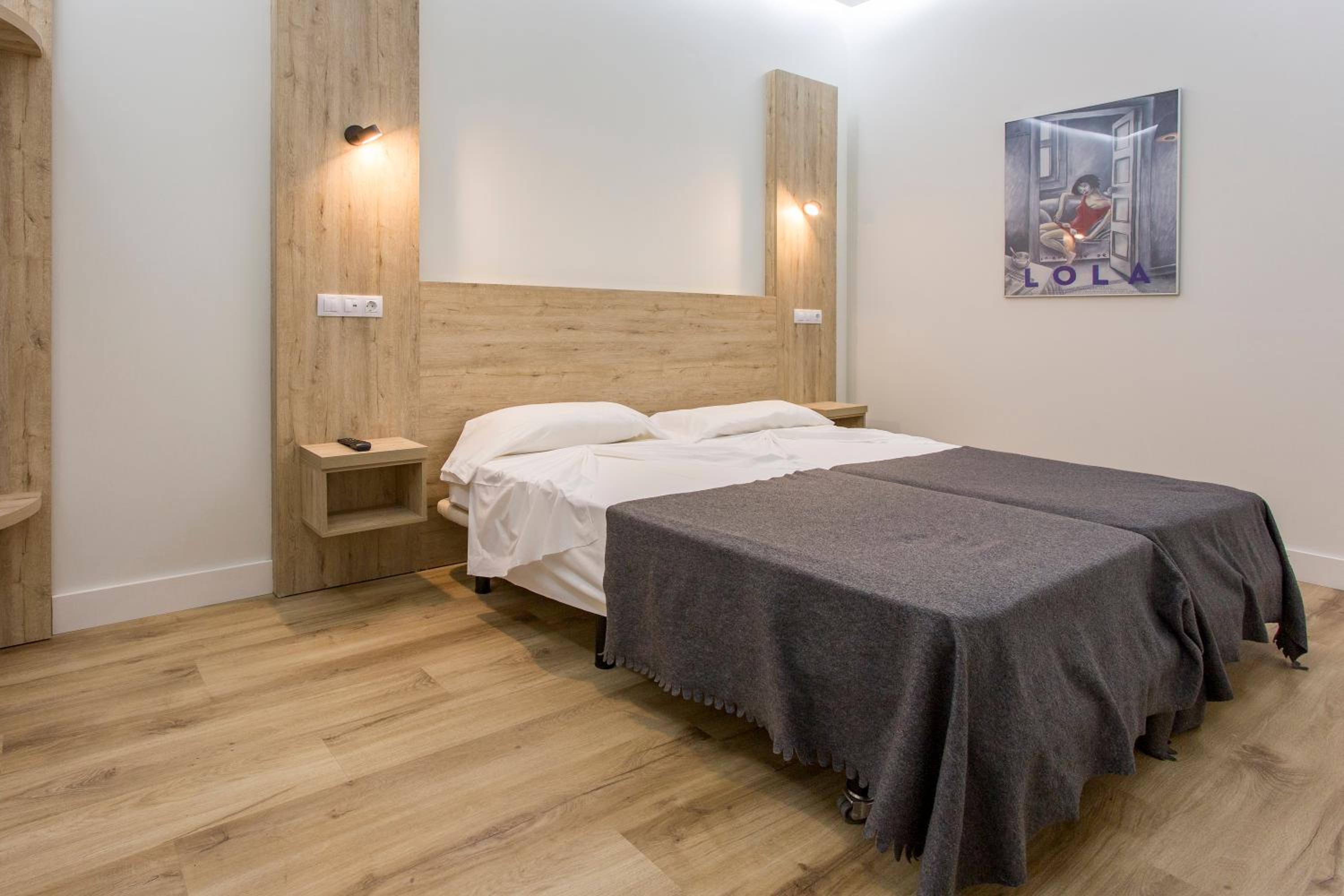 Hostal Manuela by gaiarooms en Madrid